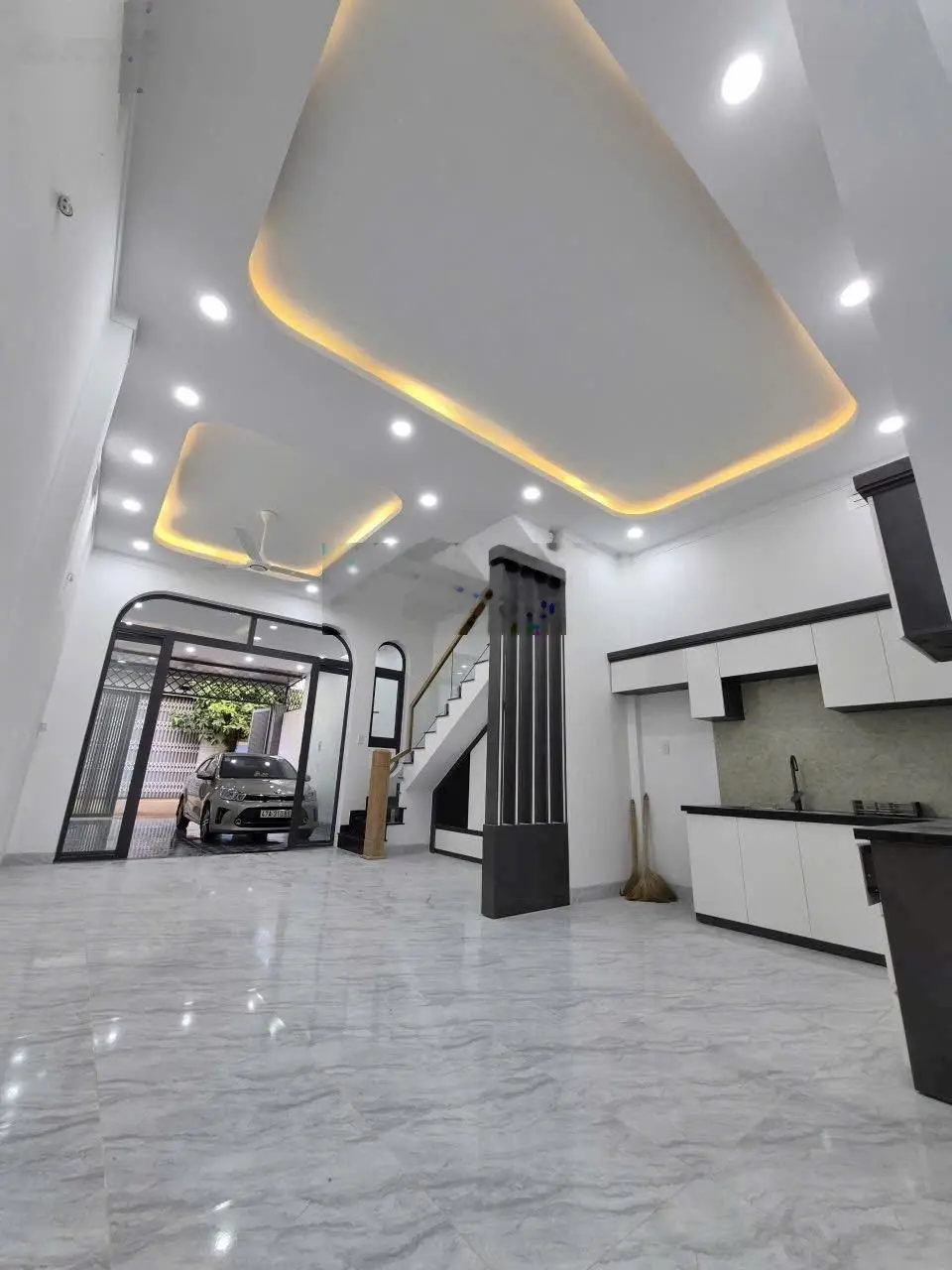 Cần tiền bán gấp nhà Bình Thạnh, hẻm oto thông thoáng.
