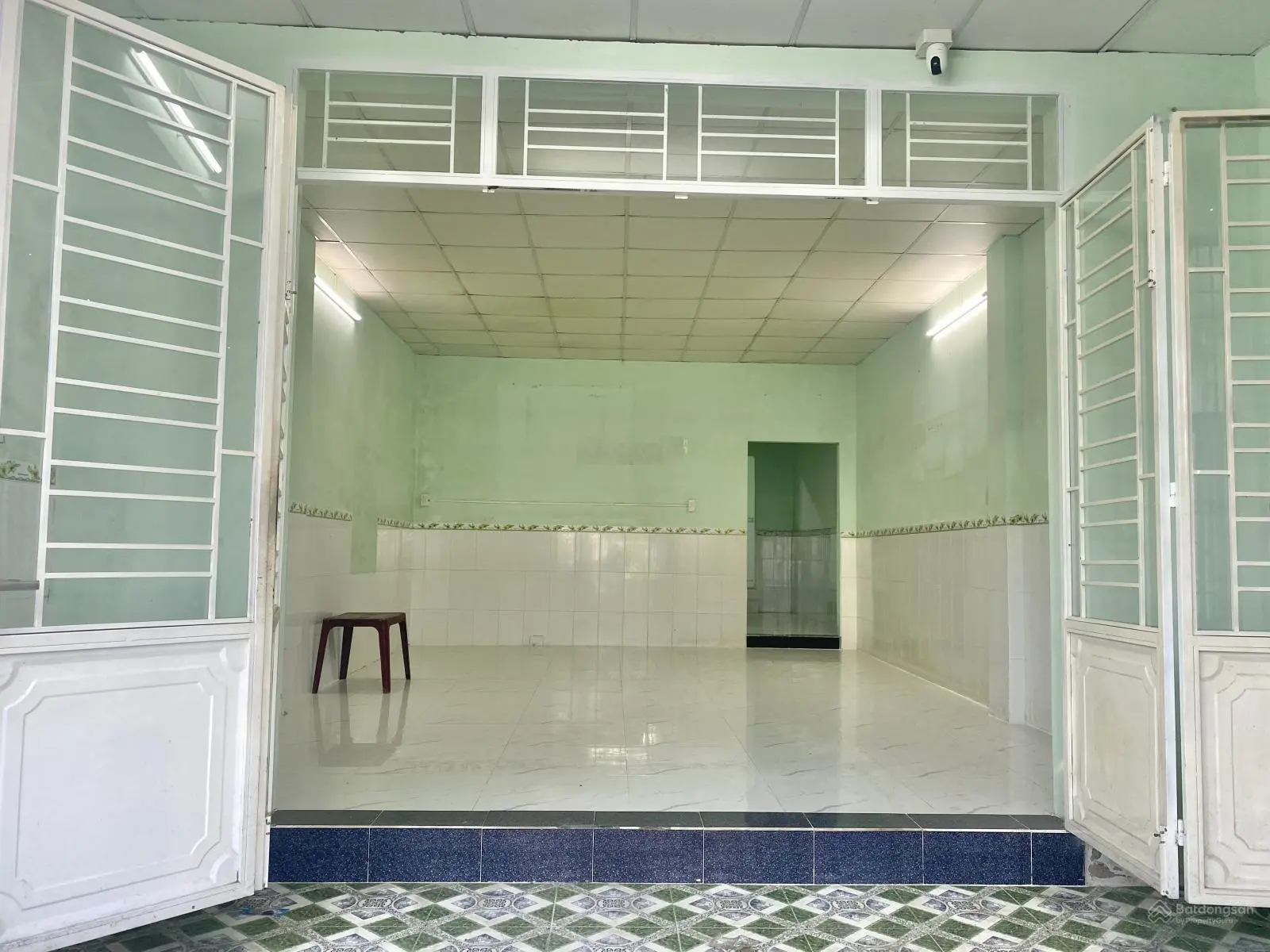 Bán nhà cấp 4 hẻm Dương Vân Nga, Vĩnh Hải, Nha Trang. Dt:83m2. Sổ hồng. Giá:2 tỷ. Lh:0931183878