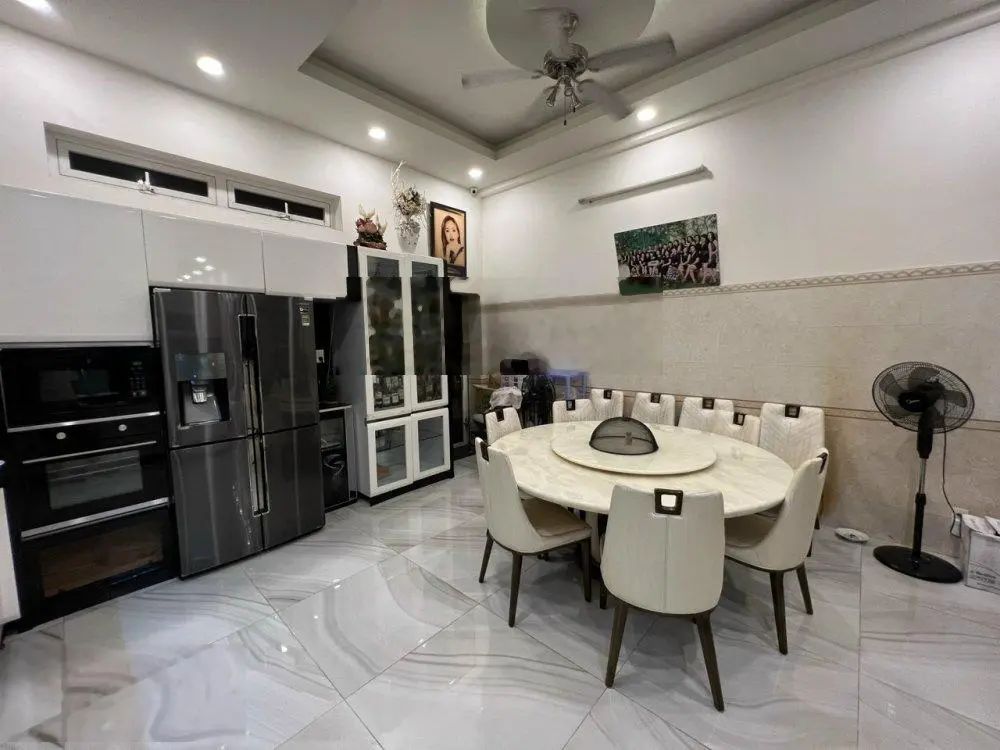 Bán nhà mặt tiền đường Phổ Quang, P2, Tân Bình, DT 5x 25m, 4 tầng. Giá 24.9 tỷ