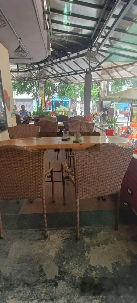 Lô góc 2 mặt tiền đang kinh doanh cf đối diện trường mẫu giáo 121m2 18Tỷ còn TL full nội thất gỗ