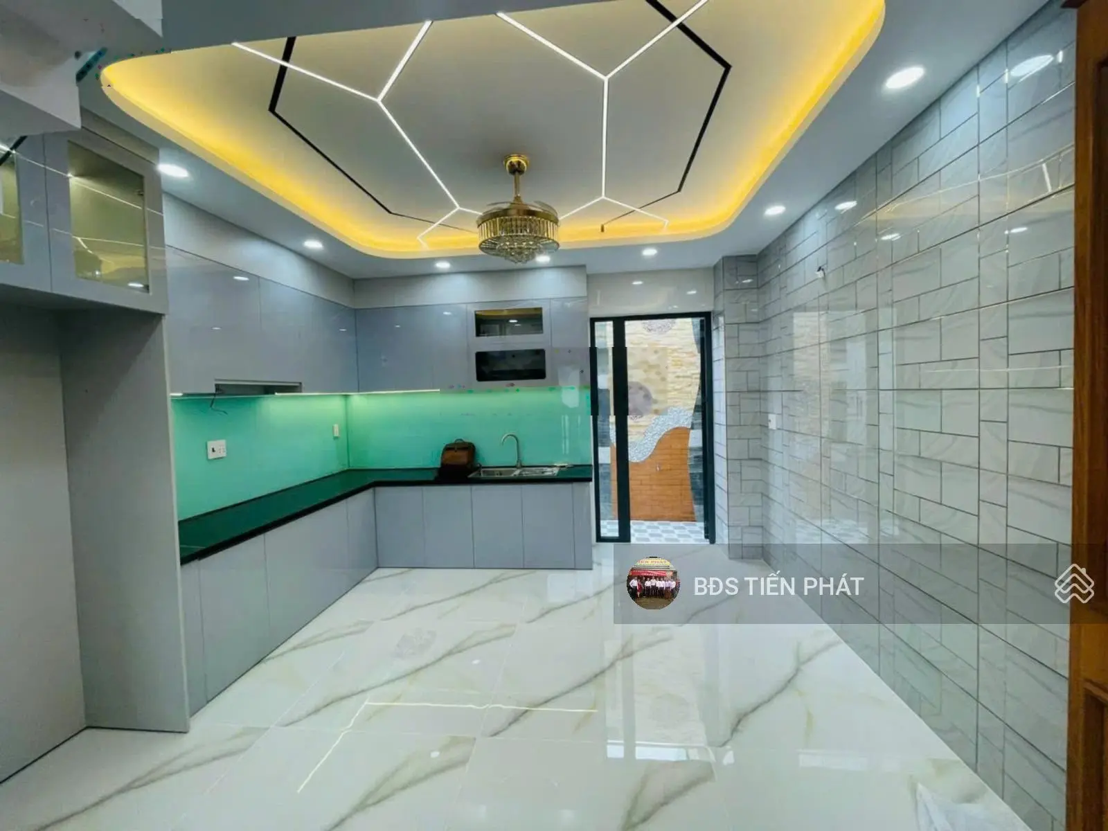 Bán nhà 61/ đường Liên Khu 1-6, DT: 4mx14m, xây 4,5 tấm thiết kế hiện đại. Giá: 6 tỷ 750 triệu