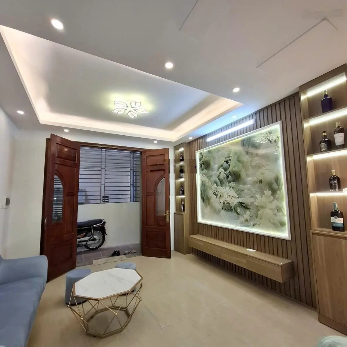 Chính chủ bán nhà riêng Kim Ngưu, giá chỉ 5,75 tỷ có diện tích 32m2 * 4 tầng. Nhà đẹp, ngõ thoáng