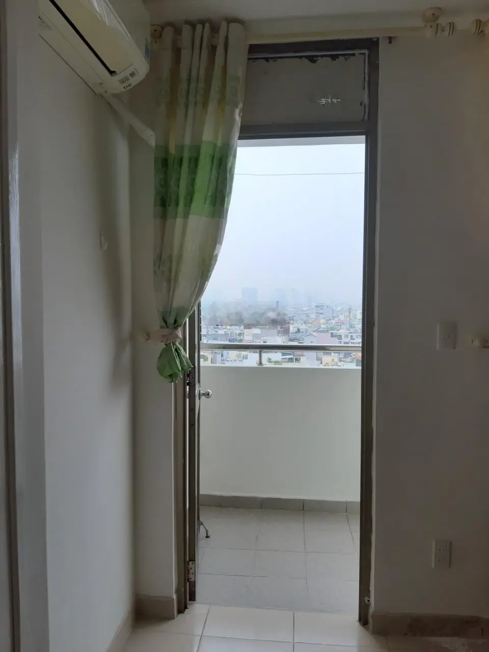 Bán căn hộ chung cư Screc Tower đường Trường Sa, Phường 12, Quận 3. DT 76m2, 2PN, 2WC. Giá 3.7 tỷ