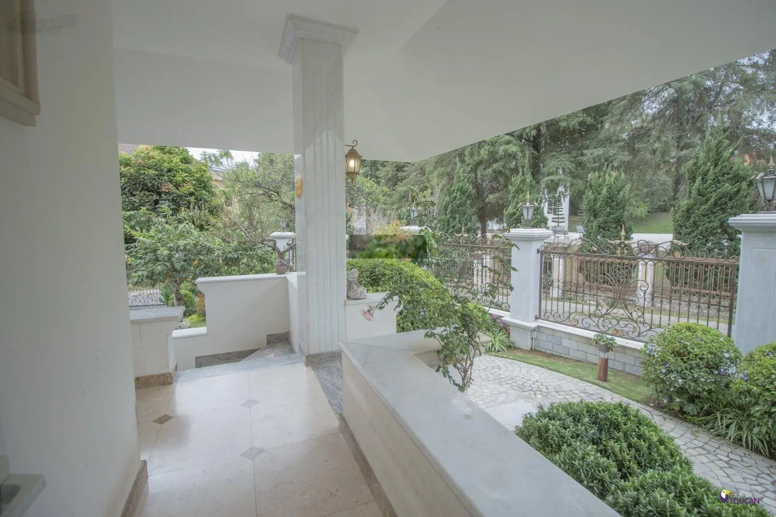 Bán Villa Mặt tiền Sổ riêng Đinh Tiên Hoàng, Phường 2 cung đường ngay sân Golf Đồi Cù