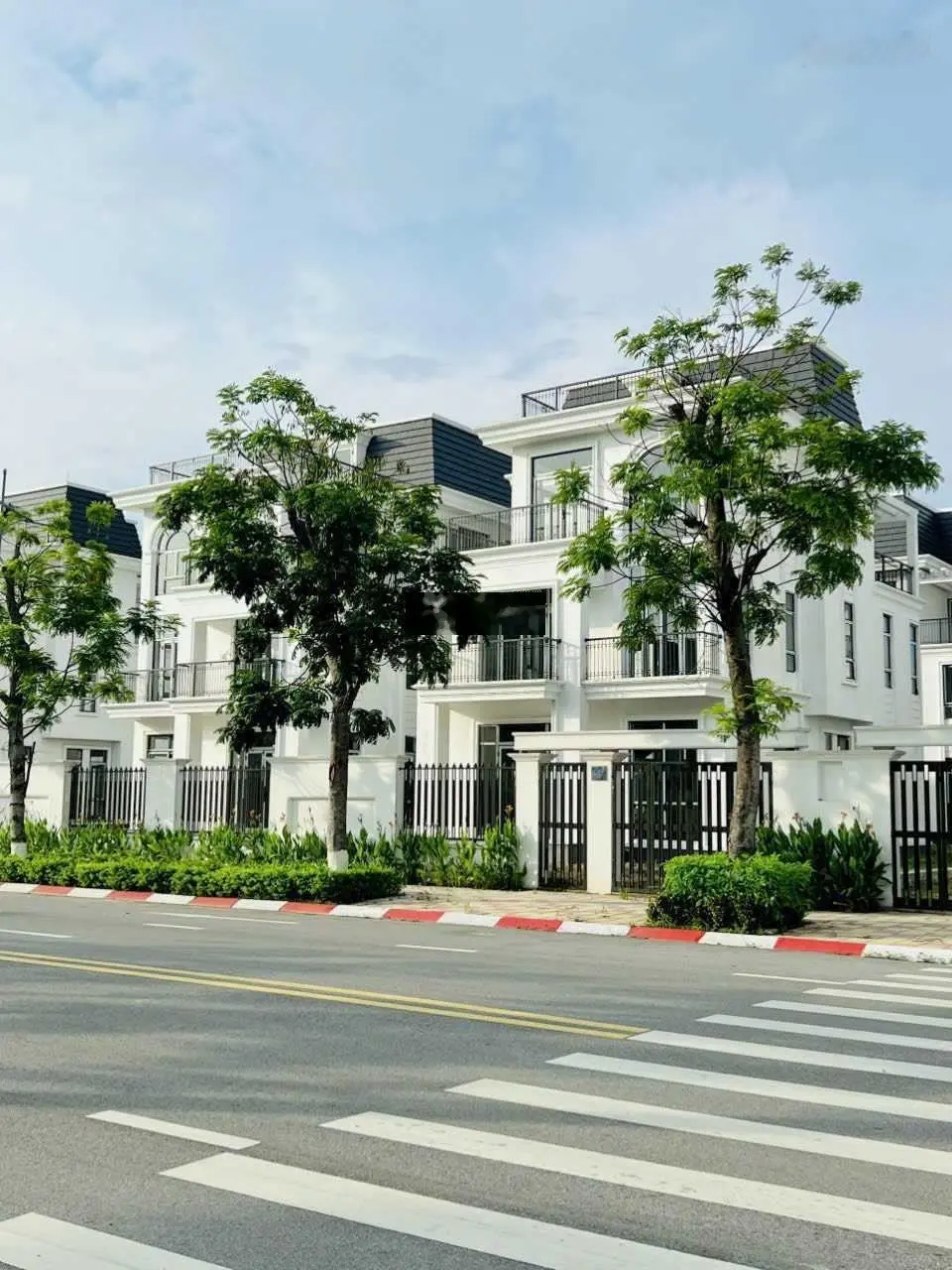 Căn góc biệt thự song lập với 395m2, mặt tiền 40m, chỉ 5x triệu/m2 đất, duy nhất căn vào tiền 30%.