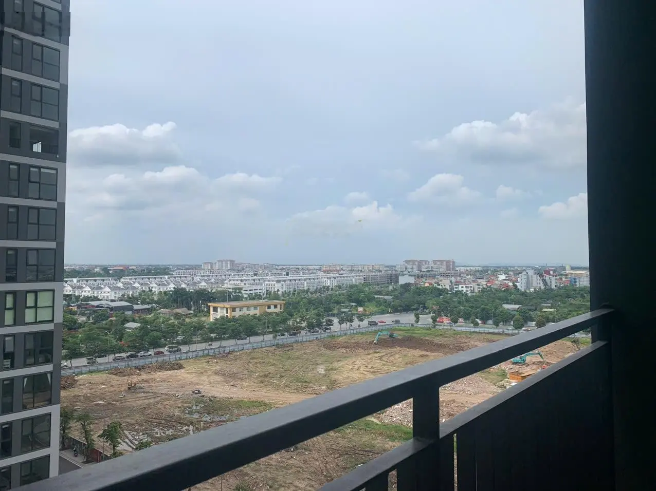 Chủ nhà gửi bán căn 2N2WC góc tòa P4 67m2 giá 3ty450, nhà mới, hướng đông bắc , có 2 hầm gửi xe