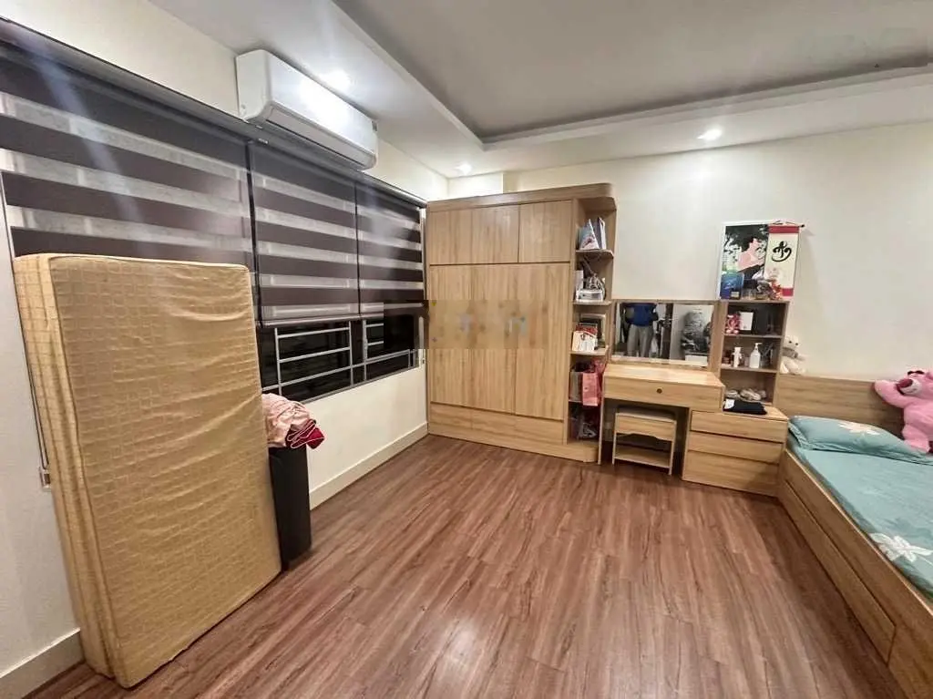 Bán nhà PHỐ TRẠM, 32m2, 5 tầng, MT 5m oto đỗ cổng, giá 4,499 tỷ