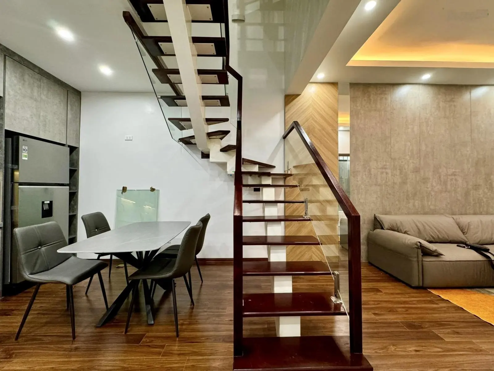 Bán NR 60m2 tại Chùa Láng, Đống Đa, HN, giá cực chất 18 tỷ VND