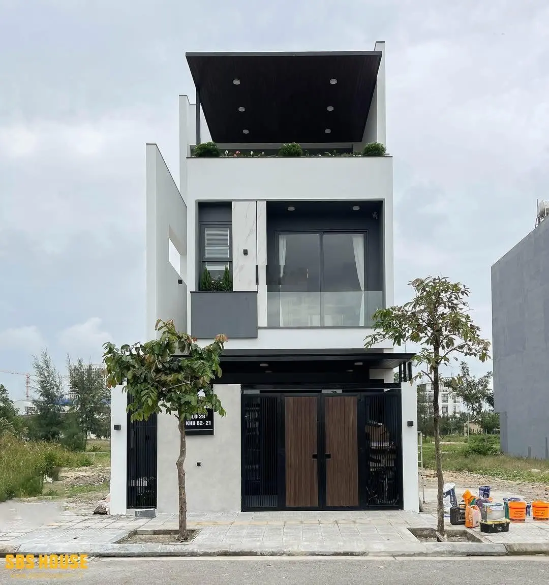 Bán nhà 3 tầng MT Lê Duẩn - Hải Châu 1 ngang 6m vị trí kinh doanh vip