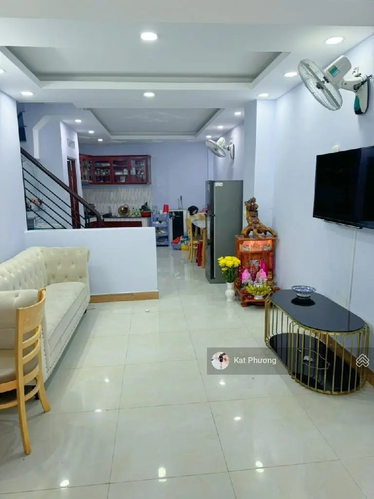 Nhỉnh 8 tỷ- 64m2- 3 tầng- ngang 4.5m- 3PN - nhà hẻm 339 Tô Hiến Thành trung tâm Quận 10 - gần Big C
