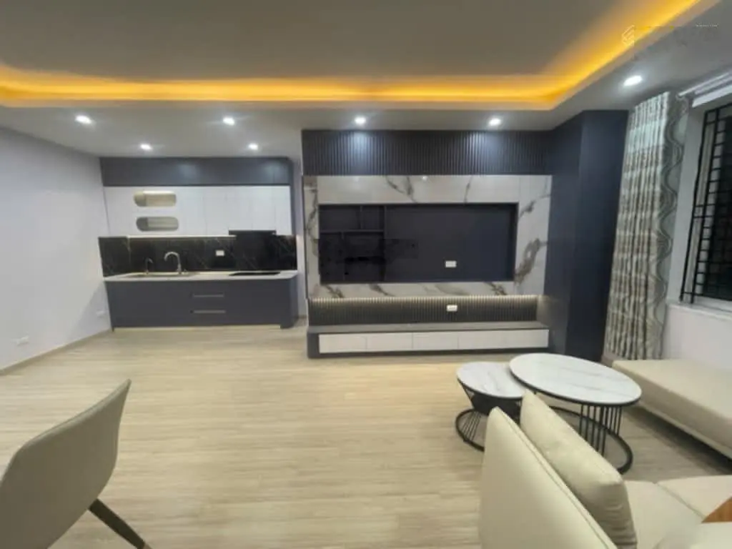 Bán siêu phẩm Trần Cung giá hiếm trong khu vực, ngõ thông tứ tung, sổ đỏ nở hậu 30m2*5T