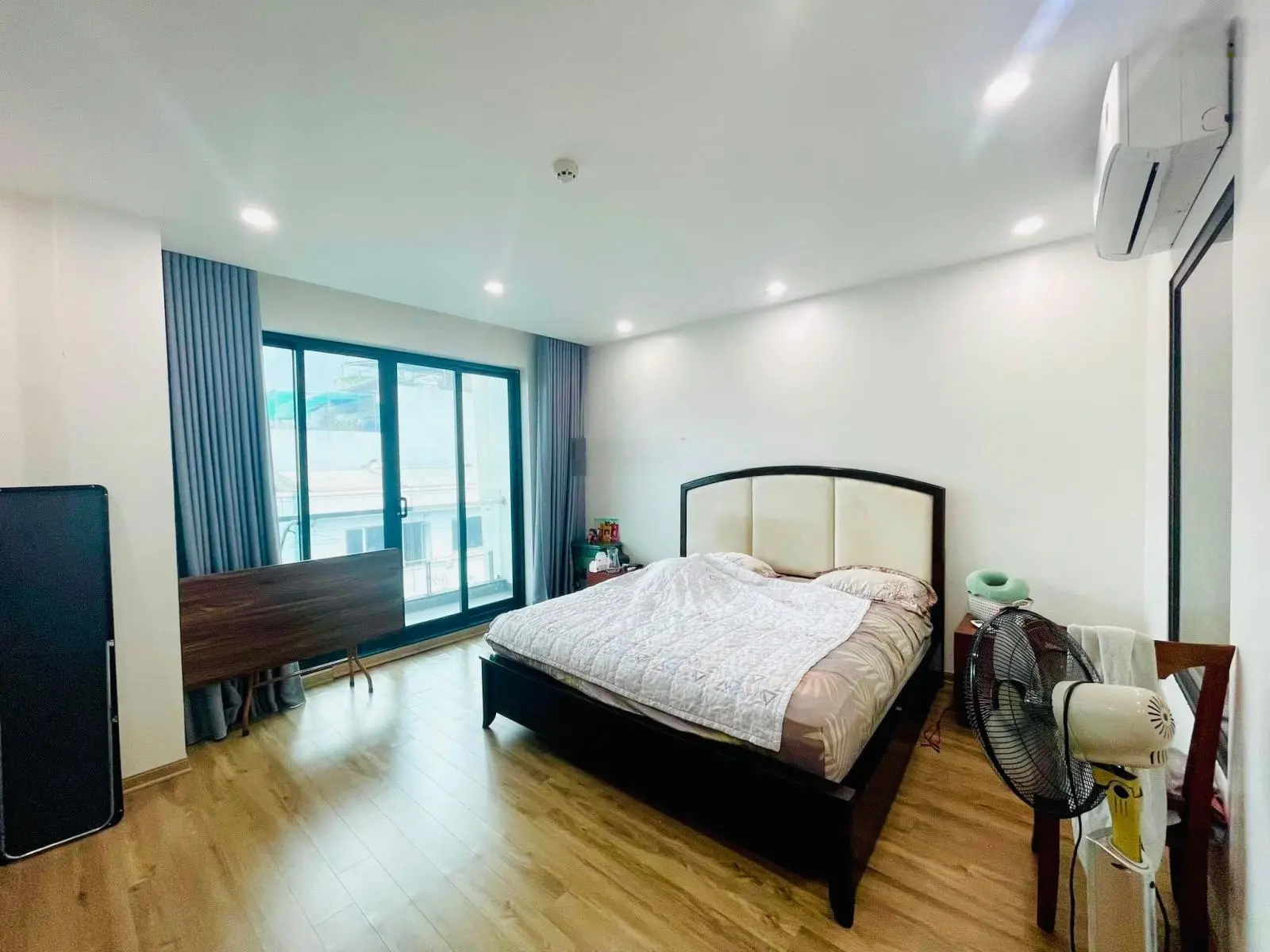 Bán nhà mặt phố Đội Cấn 156m2*5T MT 15m 33 tỷ nhỉnh lô góc ôtô - 2 vỉa hè - kinh doanh - thang máy