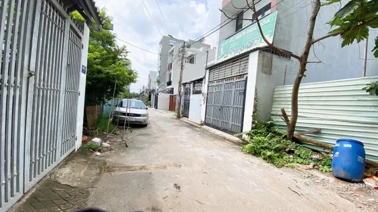 Bán gấp đất 100m2 giá cực chất tại đường Hoàng Hữu Nam, Quận 9