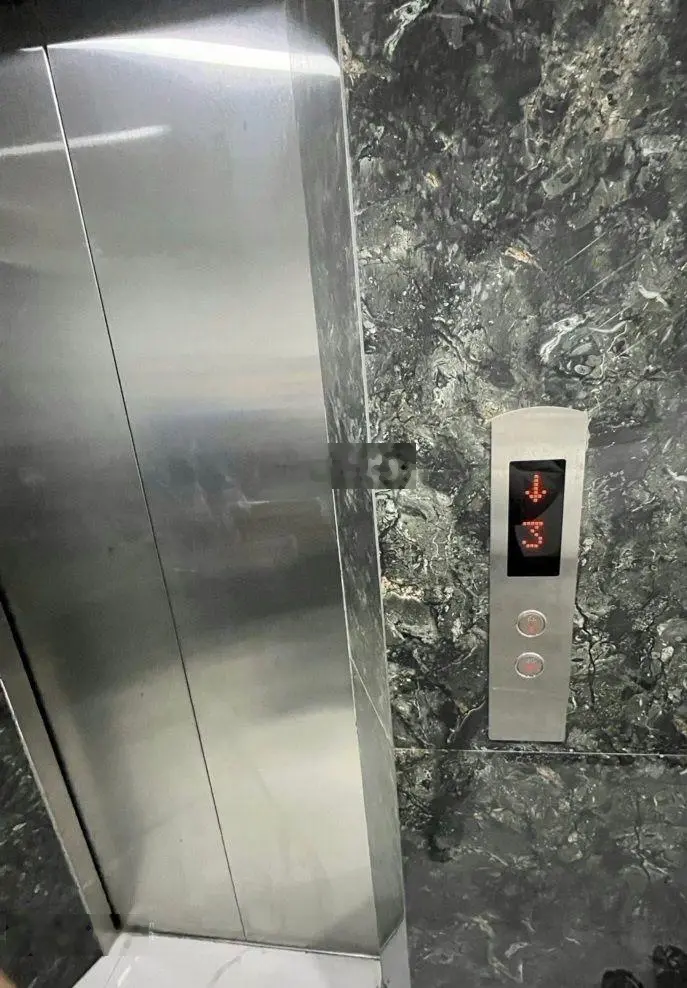 Bán tòa 8 tầng thang máy mặt phố quận Hai Bà Trưng - vỉa hè - lô góc. 60m2x8T - hs 60tr/tháng