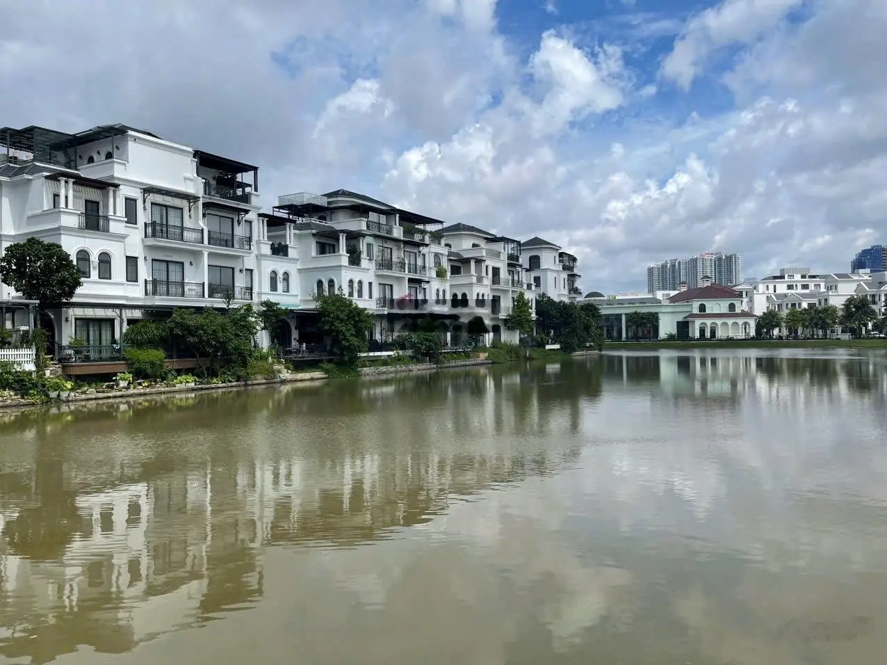 Bán song lập Vin Marina view hồ và công viên giá tốt nhất thị trường