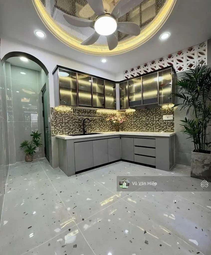 Nhà 3 lầu mới, đầy đủ nội thất Hậu Giang, Quận 6 gồm 4PN bán 5.8 tỷ thương lượng
