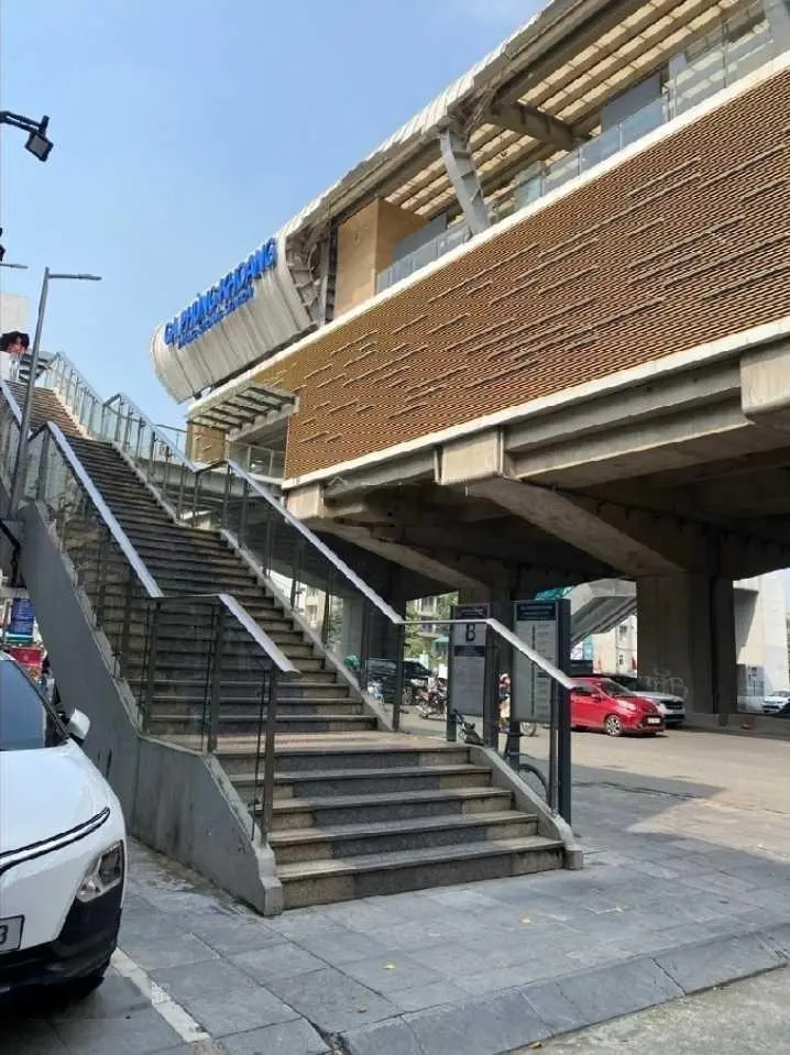 Bán nhà riêng phường Văn Quán 50m2, 4t, ô tô đỗ cửa, kv công chức ở. Giá hơn 8 tỷ