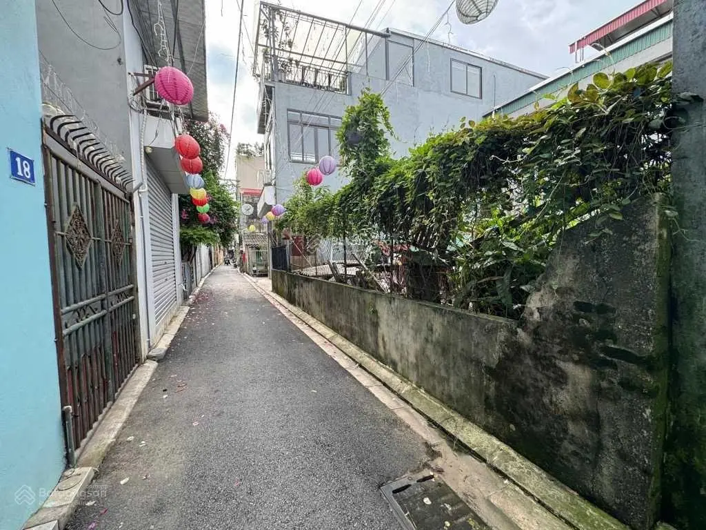 ô tô 7 chỗ vào đất 43m2 , ngõ thông, cách 1 nhà ra mặt phố - khu VIP ngô xuân quảng , gia lâm.