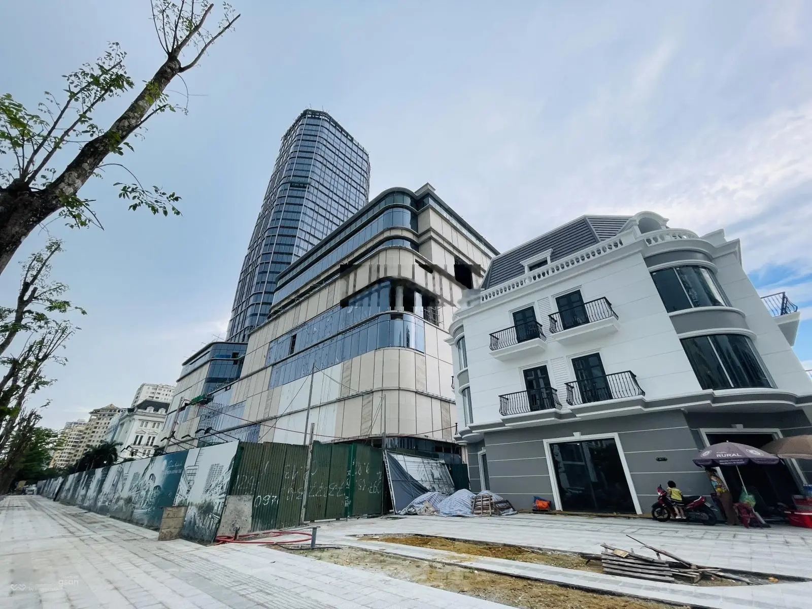 Độc quyền căn góc hoa hậu trái tim vinh