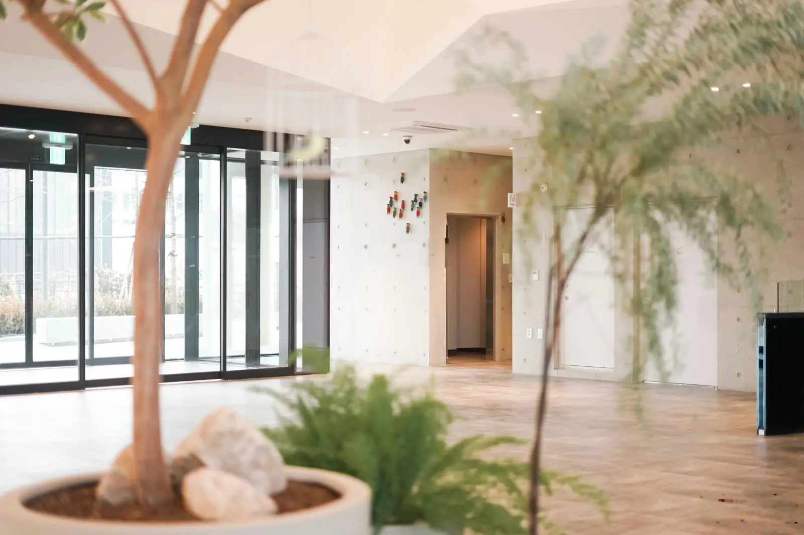 Bán nhà MTNB 7A Thành Thái, P. 14, Q10 (DT: 13 x 26m CN: 330m2) trệt 4 lầu HĐT 290 triệu - 92 tỷ