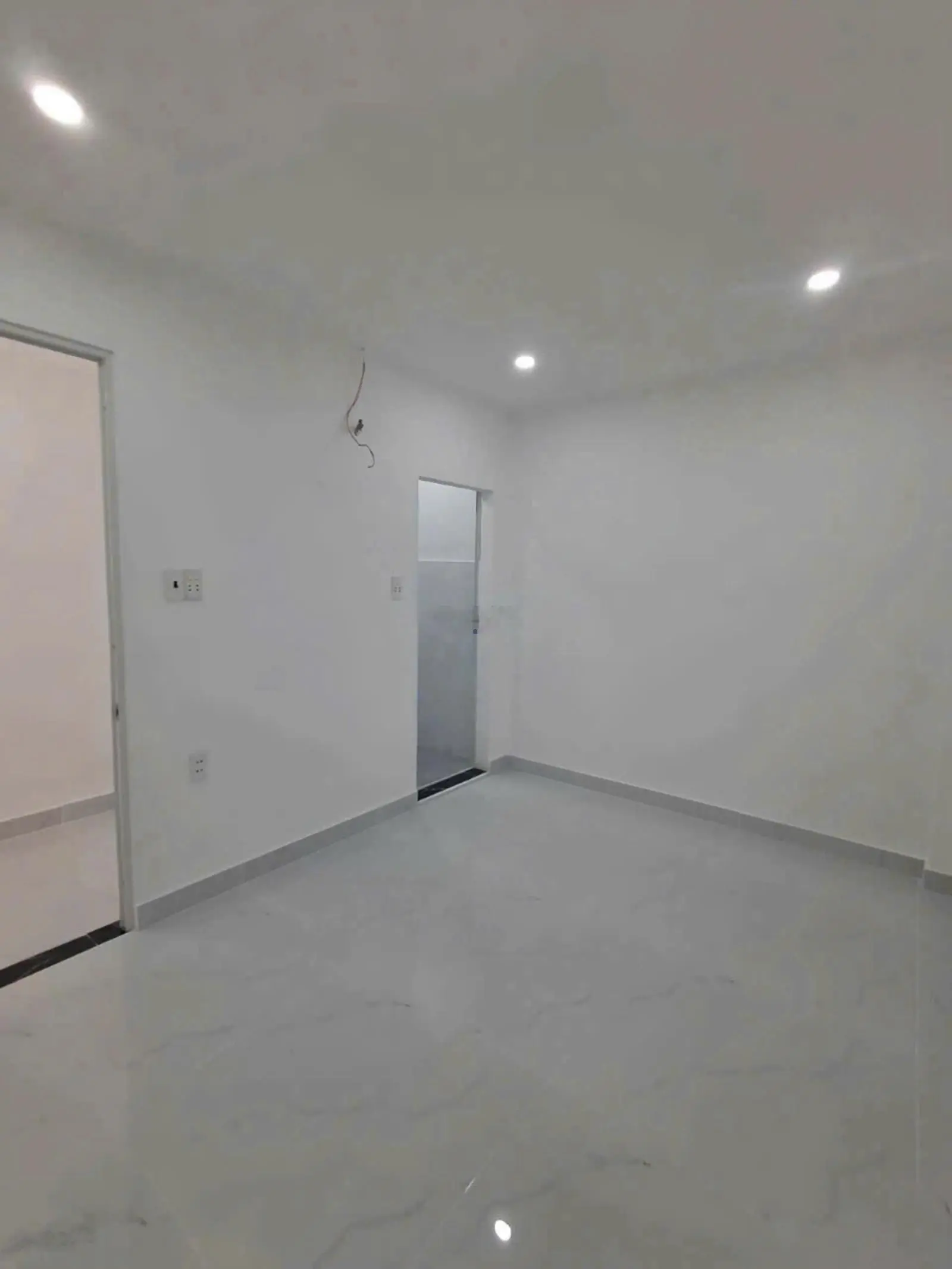 Nhà chính chủ mới xây, giá 1,98 tỷ TL, full thổ cư 100%, hoàn công đủ, đường Hương Lộ 2, Bình Tân