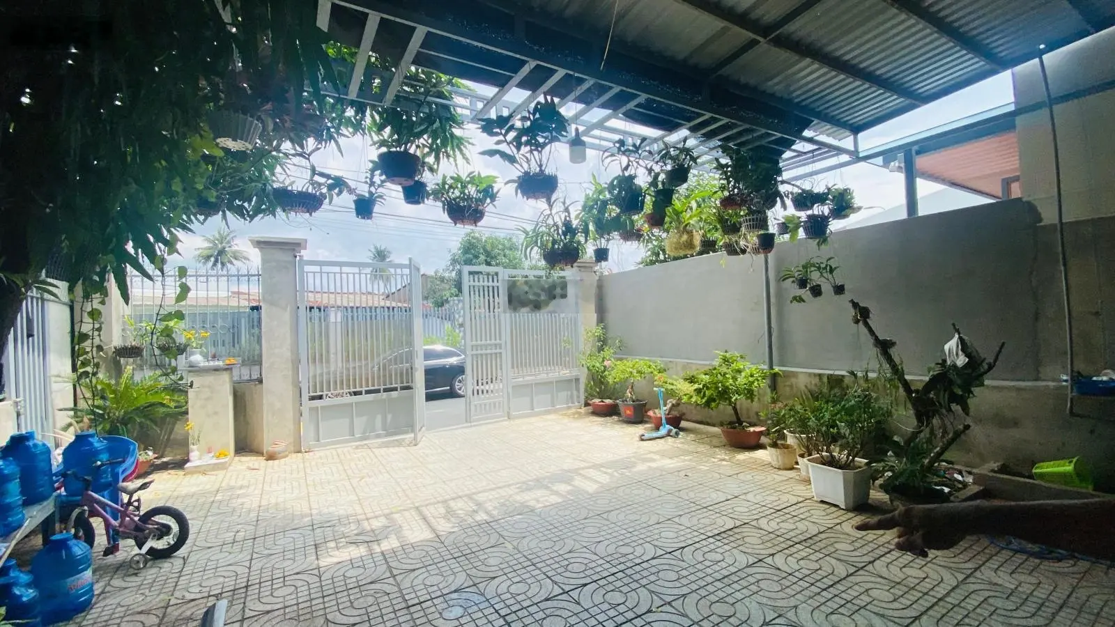 Bán 811m2: Có sắn 45 căn phòng trọ + nhà cấp 4 đường 102, Tăng Nhơn Phú A, giá 35 tỷ TL