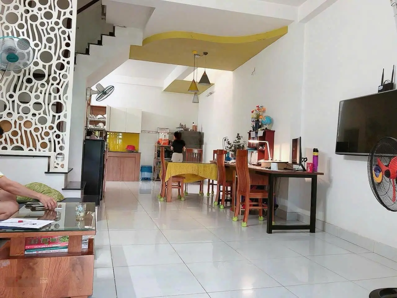 Bán nhà đẹp đường số 22, P. Linh Đông. Hẻm xe hơi 5m, nhà 1 trệt 2 lầu có 3PN 4WC, p. Giặt, p. Thờ