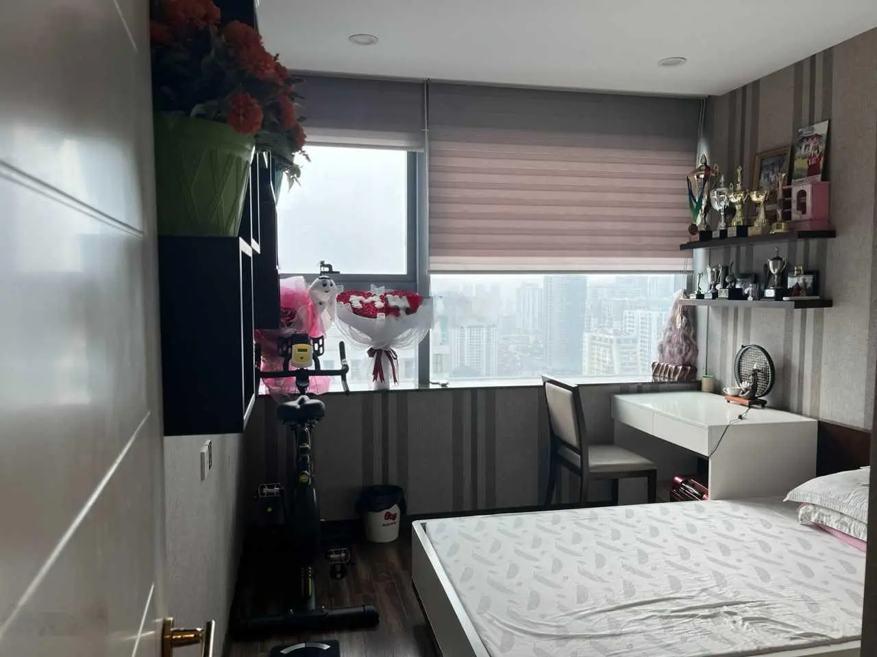 Gia đình cần bán căn 3 ngủ tại Ecolife Capitol 95m2, full nội thất, ban công Tây Nam, sổ đỏ