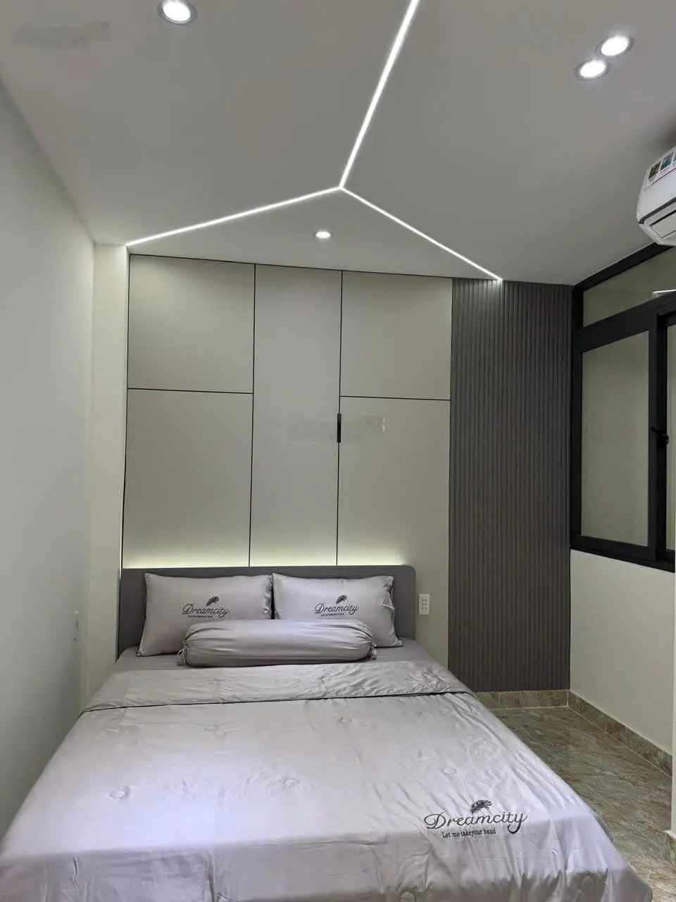 Bán gấp giá 3tỷ090 sổ sẵn cầm tay, nhà Phan Thúc Duyện, P4, Tân Bình 1T2L 63m2(4,5*14) cạnh sân bay