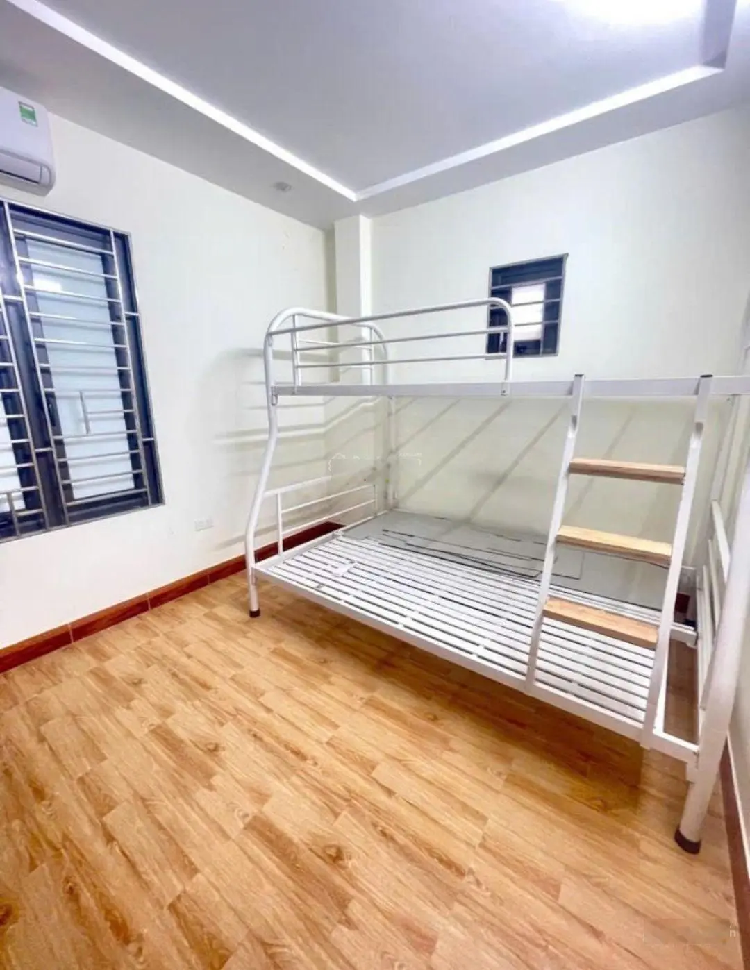 Nhà mới, lô góc, vừa ở vừa kinh doanh, phố Vip Quan Nhân, 35m2, 6 tầng, 6.8 tỷ