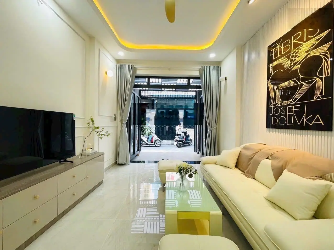 2tỷ450 bán 2tỷ250 căn 64m2 Lý Thường Kiệt P14 Q10. Gần BV Chợ Rẫy. 3 lầu 4PN 4WC.Sổ sẵn, hẻm oto 7m
