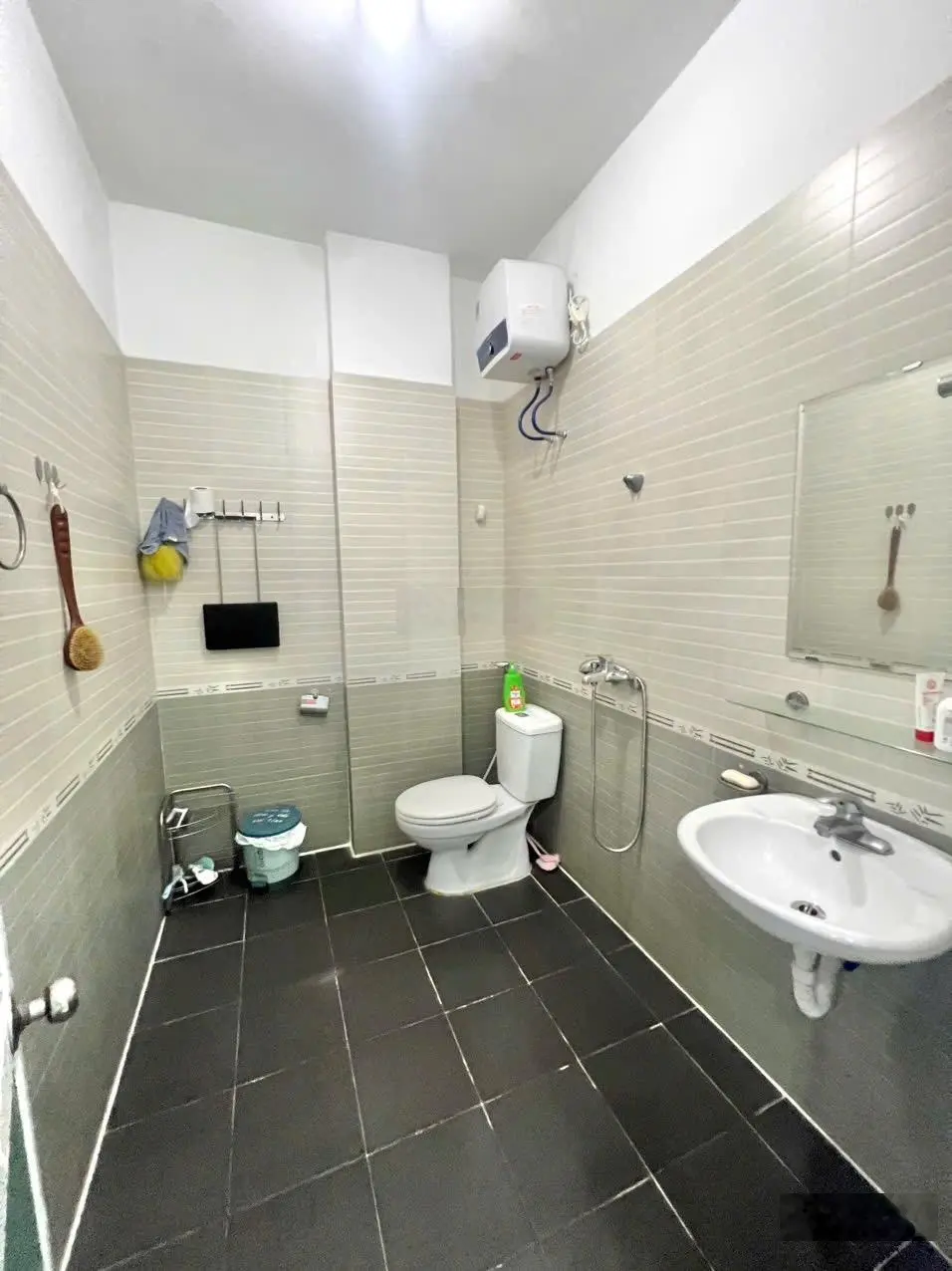 Siêu phẩm 4 tầng Văn Cao 7 chỗ đỗ tận bếp. Diện tích SD: 50m2