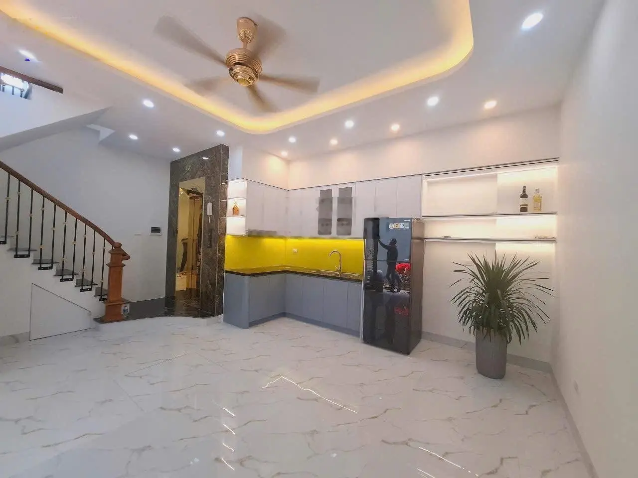 Nhà mới đường 18m - mỗ lao vị trí siêu đẹp 5 tầng thang máy - mt 6.4m