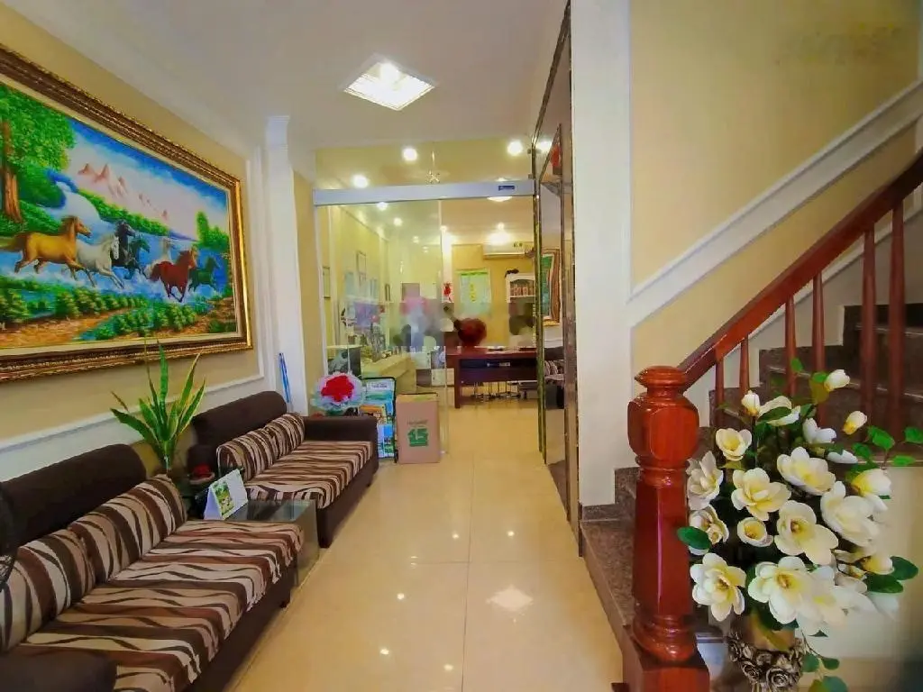 Nhà trung kính_65m.7 t thang máy oto vào nhà.kinh doanh.chào:25.5 tỷ