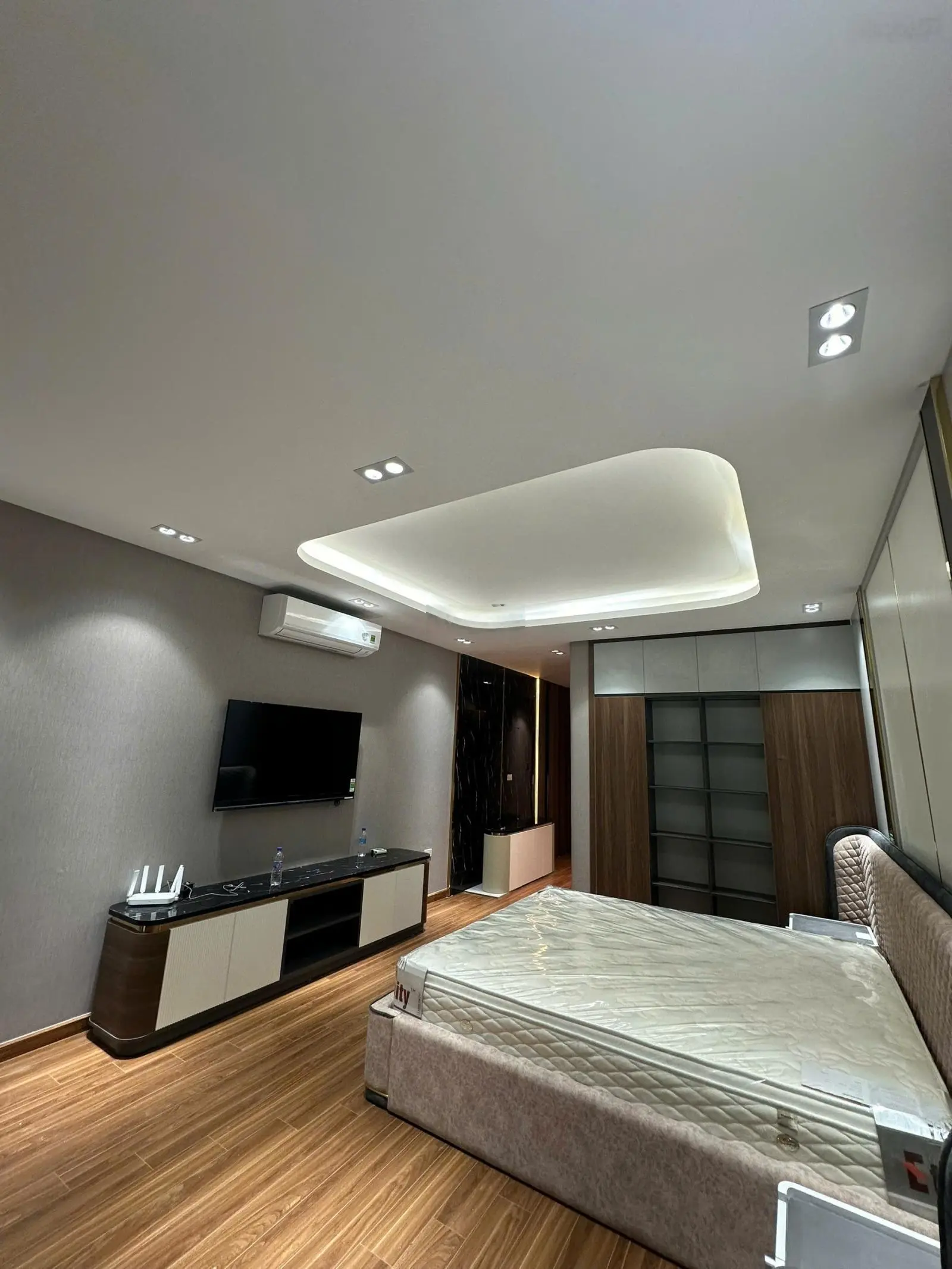 Cọ Xanh 8 - Vinhomes Ocean Park 2, 10.2 tỷ, 52m2 có thang máy full đồ