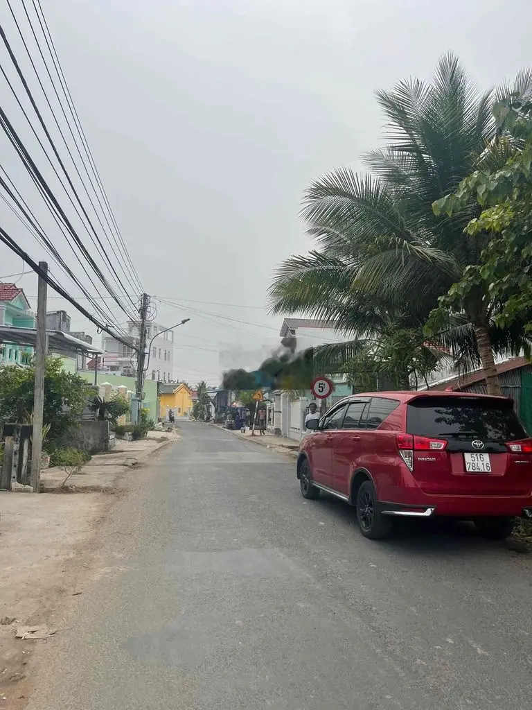 Đất mặt tiền đường 30/04