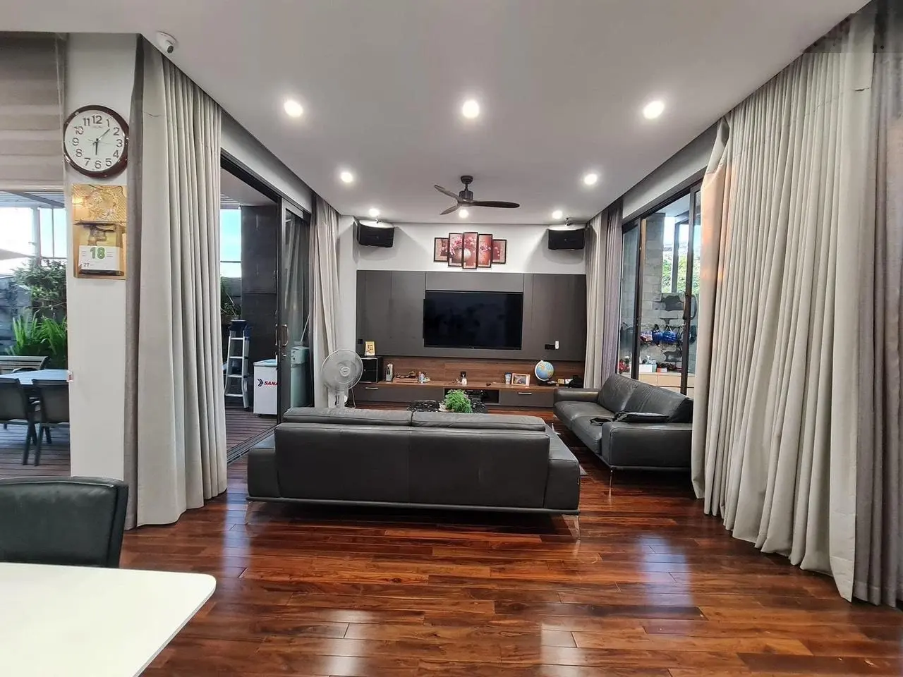 Bán biệt thự 3 mặt tiền cực kỳ đẹp tại khu Euro Village 1, Sơn Trà. Diện tích 232m2. Chủ thiện chí