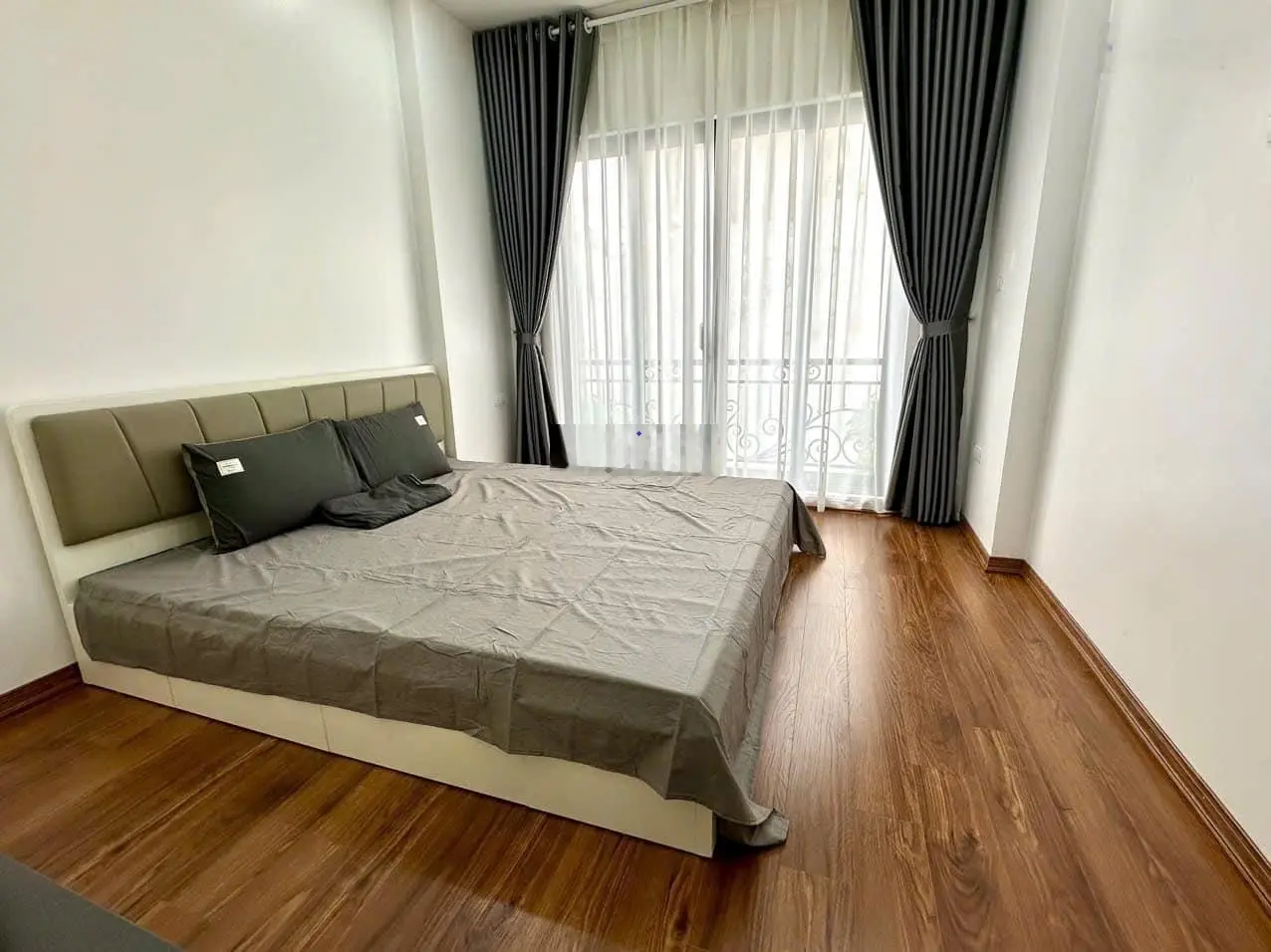 Bán gấp nhà chính chủ trung tâm quận ba đình 5 tầng x40m giá 8.95 ỷ 0912251792