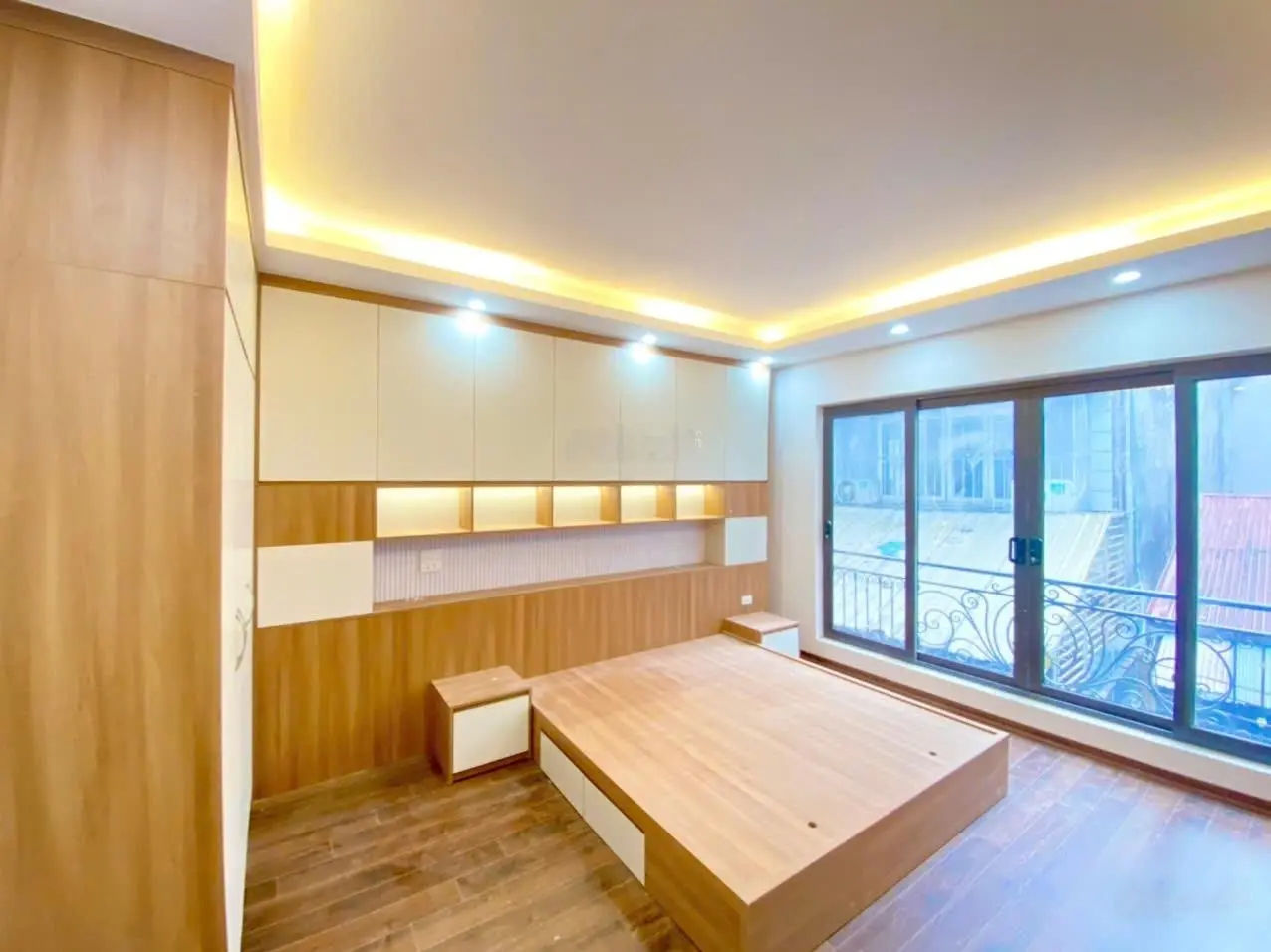 Bán nhà phố Đông Quan - Cầu Giấy. 6 tầng thang máy. Giá 8 tỷ.