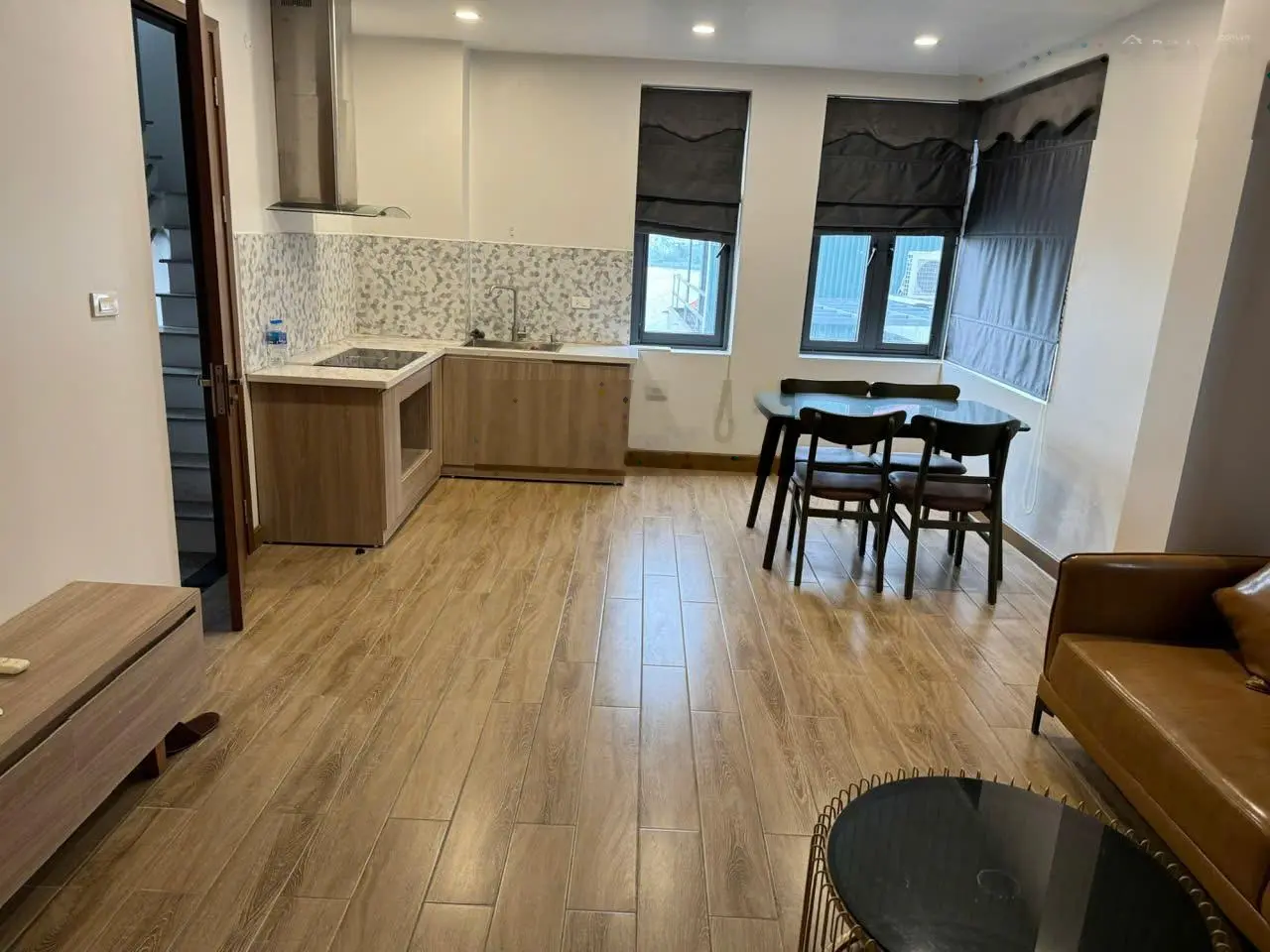 Bán nhà phố Nhật Chiêu, Tây Hồ 55m2, MT 12m, 7 tầng, thang máy. Vị trí đẹp, tầng cao view Hồ Tây.