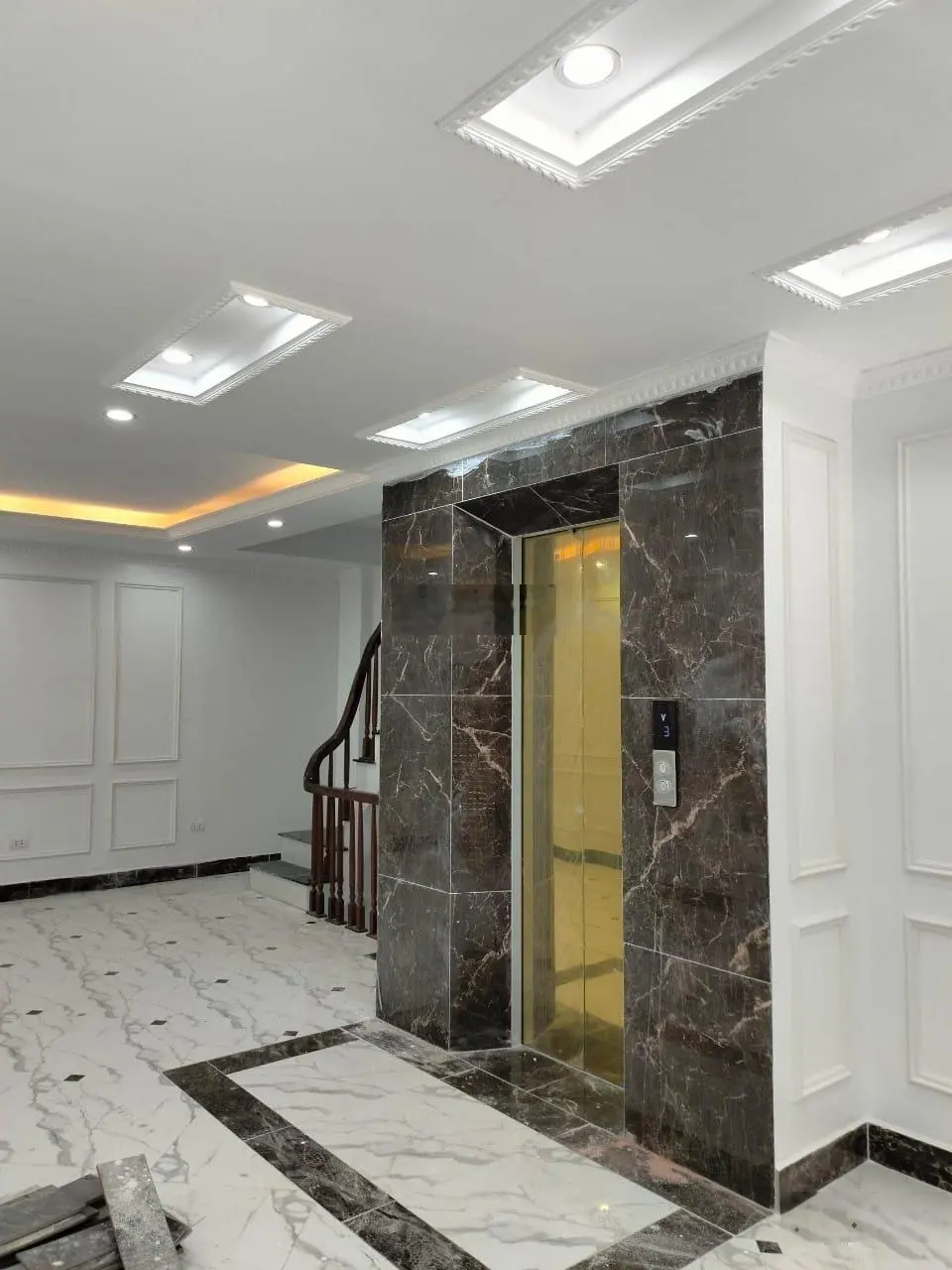 Bán nhà riêng 49m2 ngõ 58 Hoàng Đạo Thành, phân lô, ô tô tránh, gara ô tô.