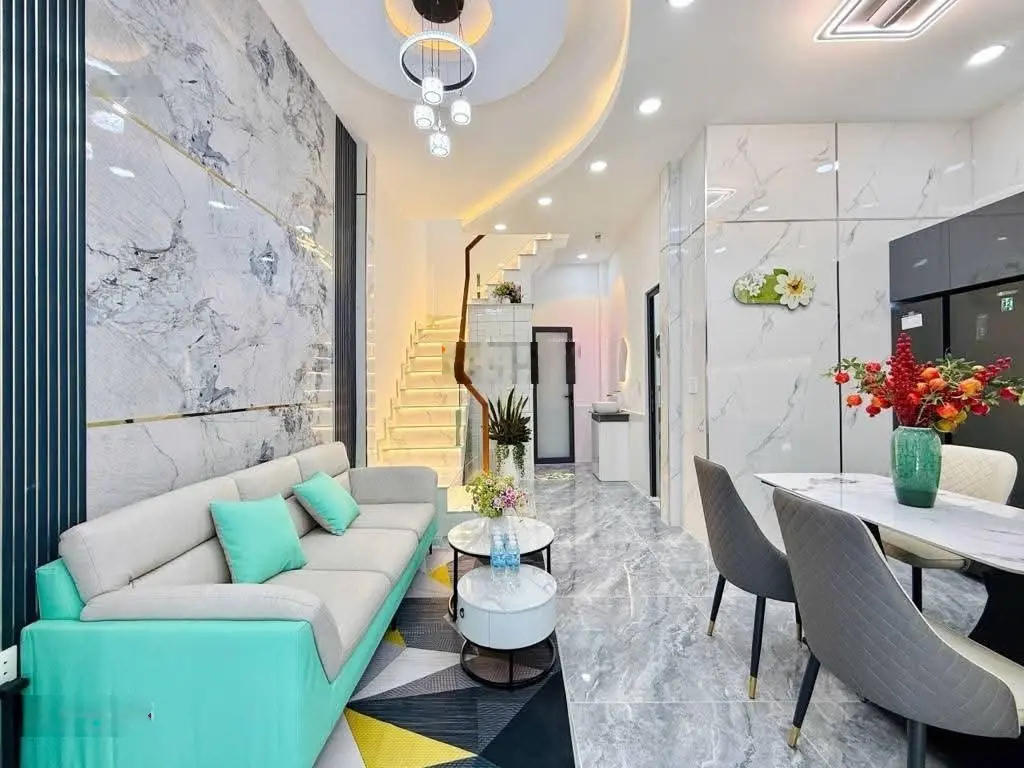 Cần bán gấp nhà chính chủ Huỳnh Văn Bánh, P15, Phú Nhuận giá 3tỷ990, DT 91,8m2(5,4x17m) còn HĐ thuê