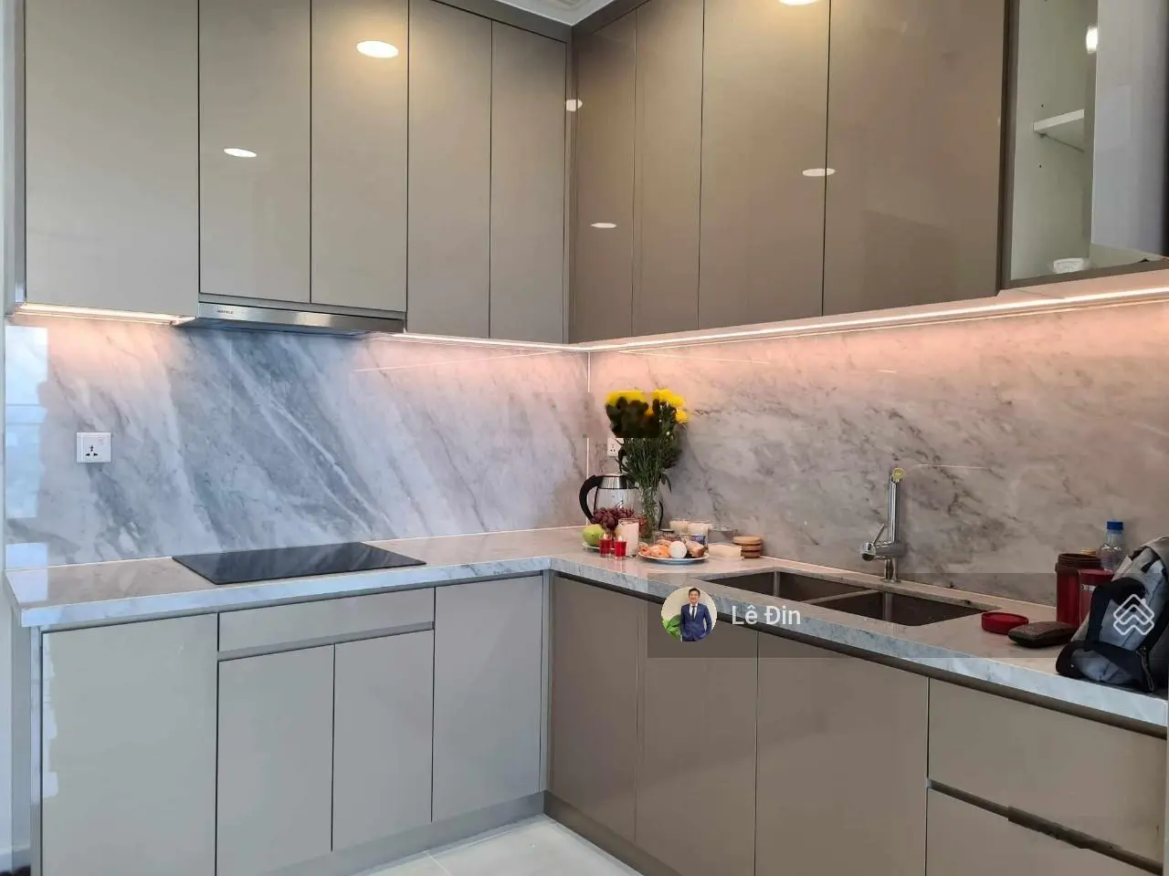 Căn 1PN 50m2 hoa hậu đẹp nhất Kingdom 101, view Quận 1 xem pháo hoa, giá 4.7 tỷ bao hết