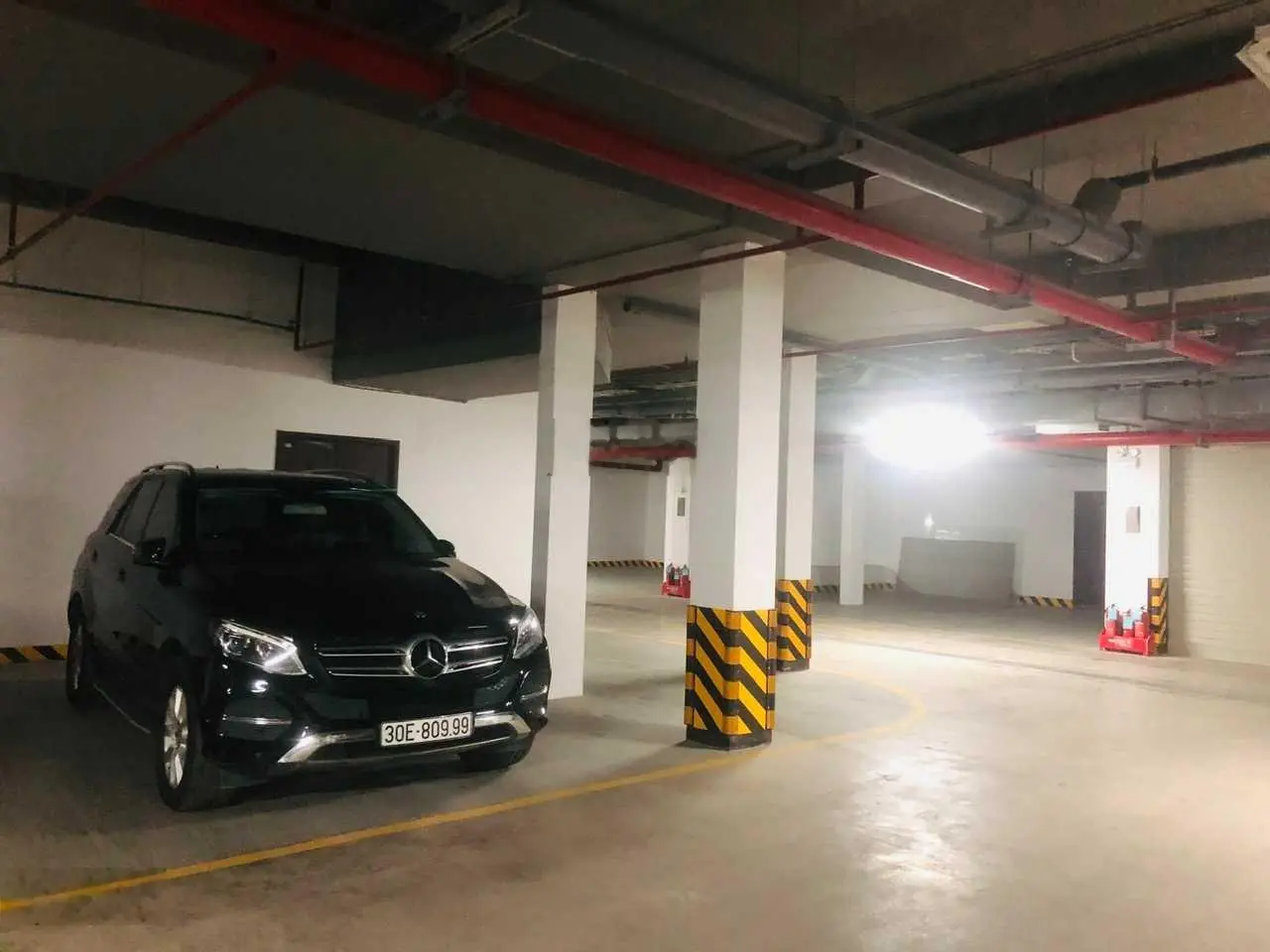 Bán suất ngoại giao biệt thự lô góc quận Ba Đình, 140m2, 7 tầng, 2 hầm, mặt tiền 8m. Đã có sổ