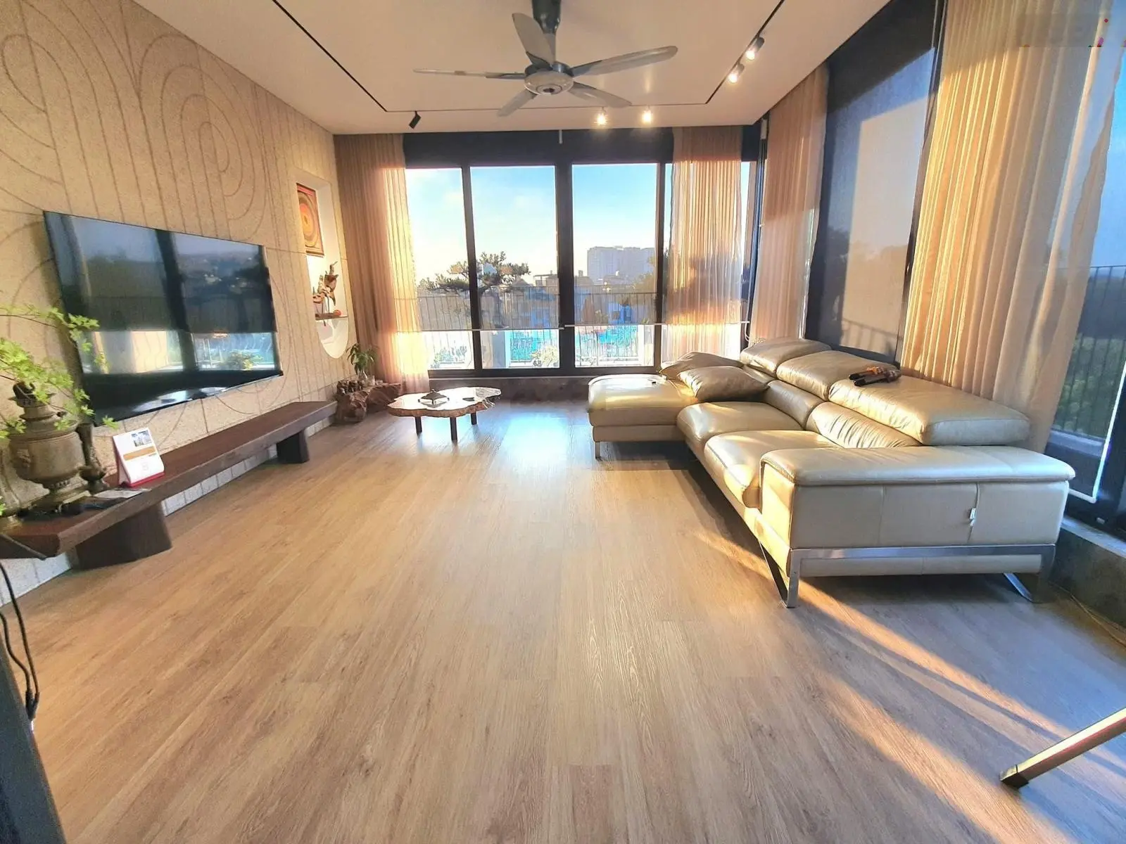 Tòa nhà mặt phố Hồ Tùng Mậu, 55m2, 8 tầng thang máy, có hầm, view hồ, vỉa hè, 27.6 tỷ