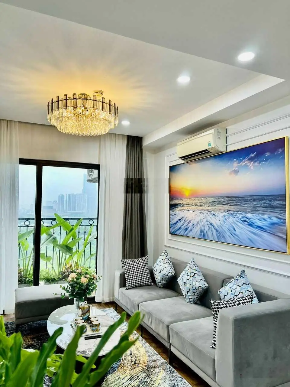 E Trang bán căn N09 Thành Thái 109m2 (3N 2W) BC TN, tầng đẹp view thành phố, sẵn sổ. LH 0792 826 ***