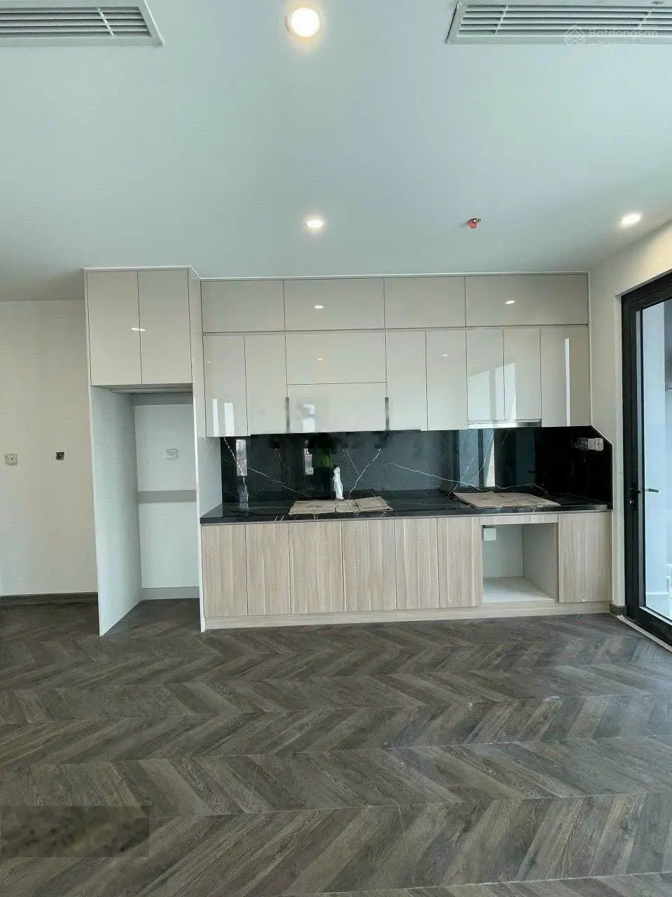 Cần bán căn 2 ngủ view công viên Vinhomes Bắc Giang vào tên người nước ngoài, giá tốt