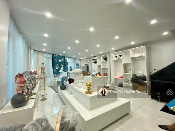 Nhà đẹp 70m2 mặt phố Phạm Văn Đồng kinh doanh, VP, 5 tầng thang máy, mặt tiền lớn, 22 tỷ 0973 355 ***