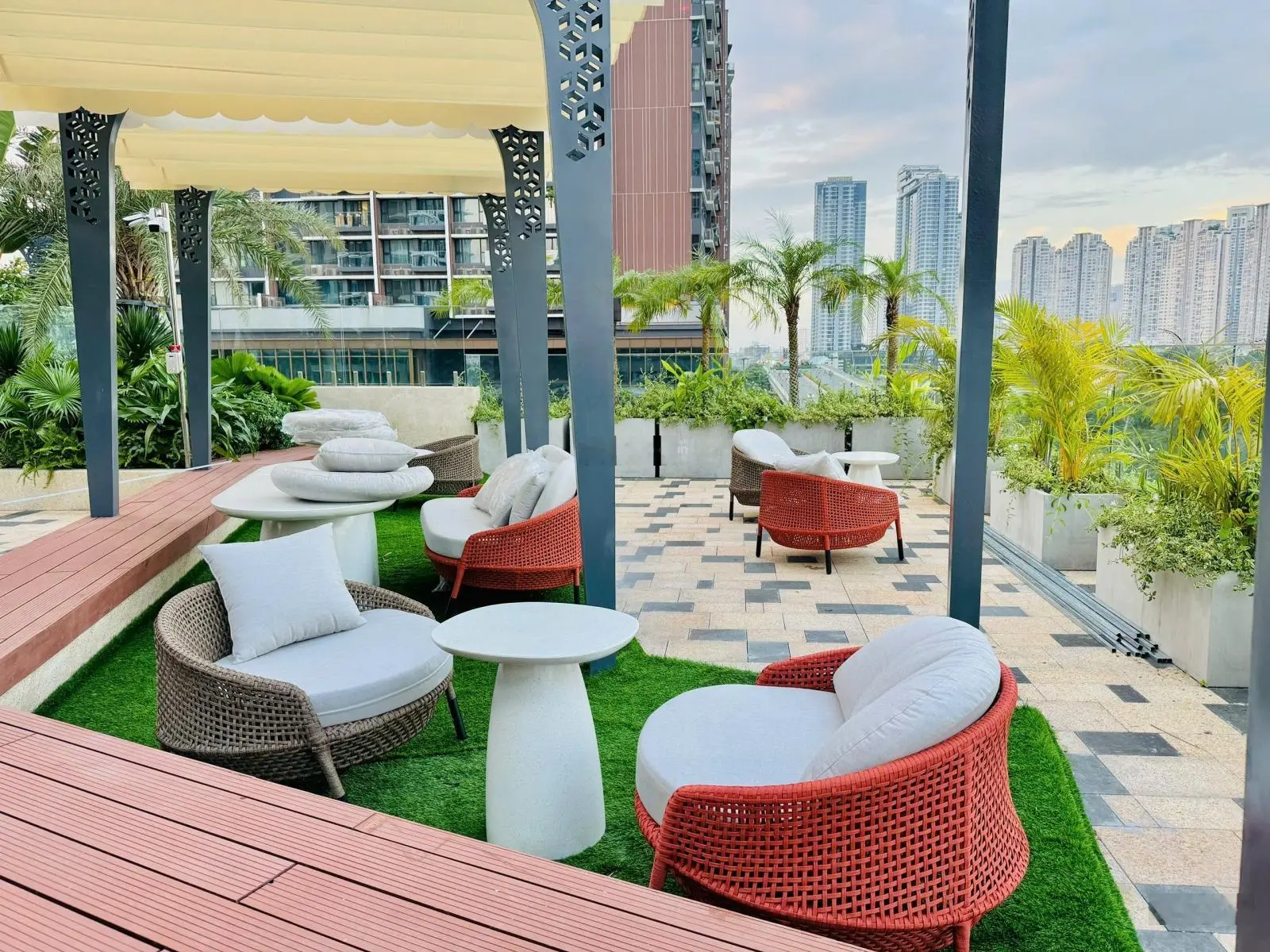 Bán 2 phòng ngủ zeit river thủ thiêm 90m2 view hồ bơi nội khu đẹp giá đầu tư net giá gốc 14ty380