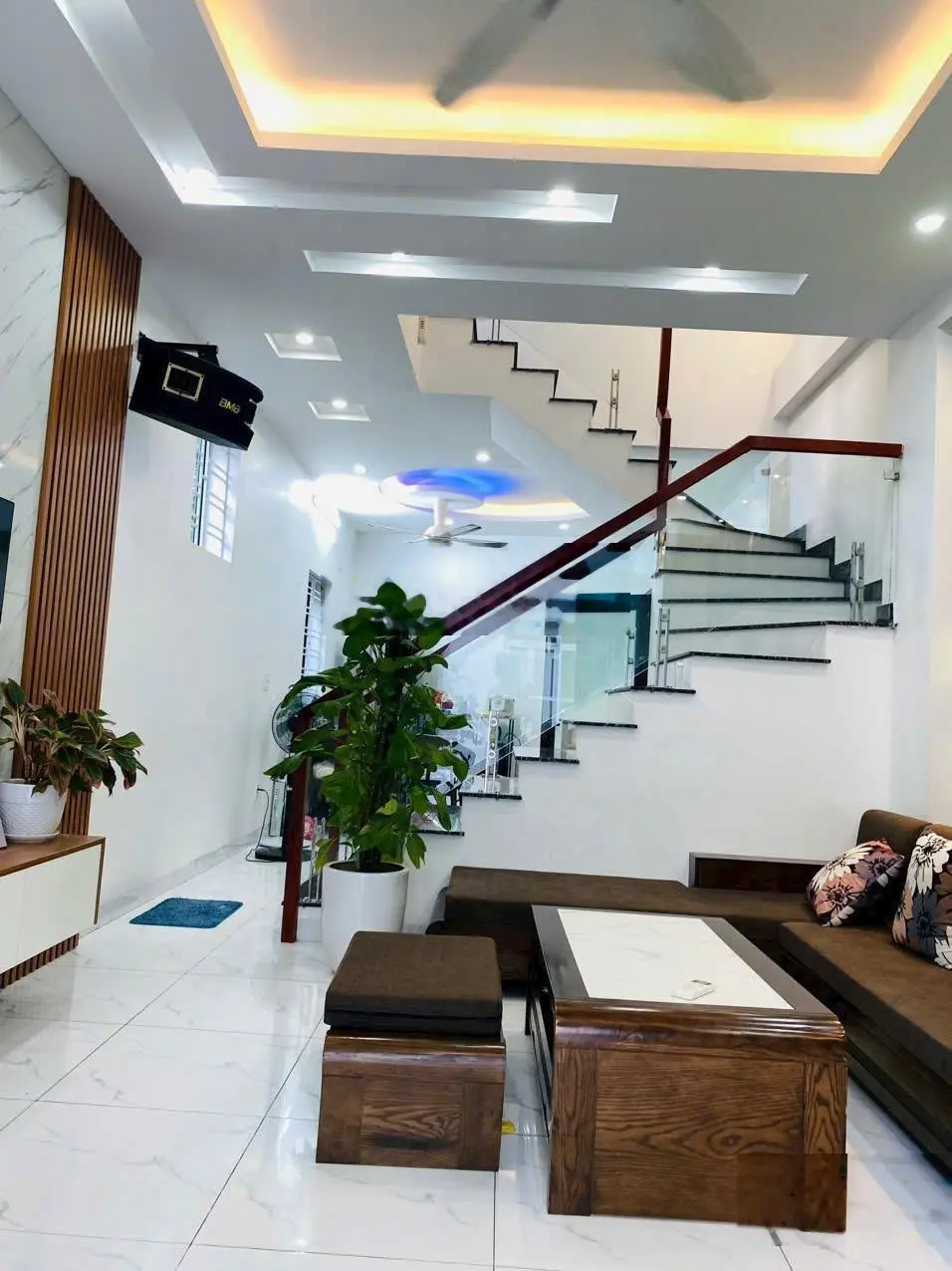 Sốc hơn 3 tỷ nhà 48m2 lô góc, độc lập dân xây 3 tầng, khu phân lô đẹp nhất Sở Dầu